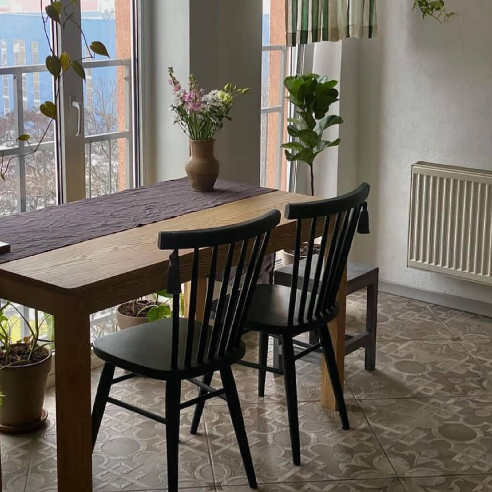 Стілець дерев'яний кухонний дерев'яний шовковистоматовий Чорний (003) у реальних умовах використання від користувача Наталія.