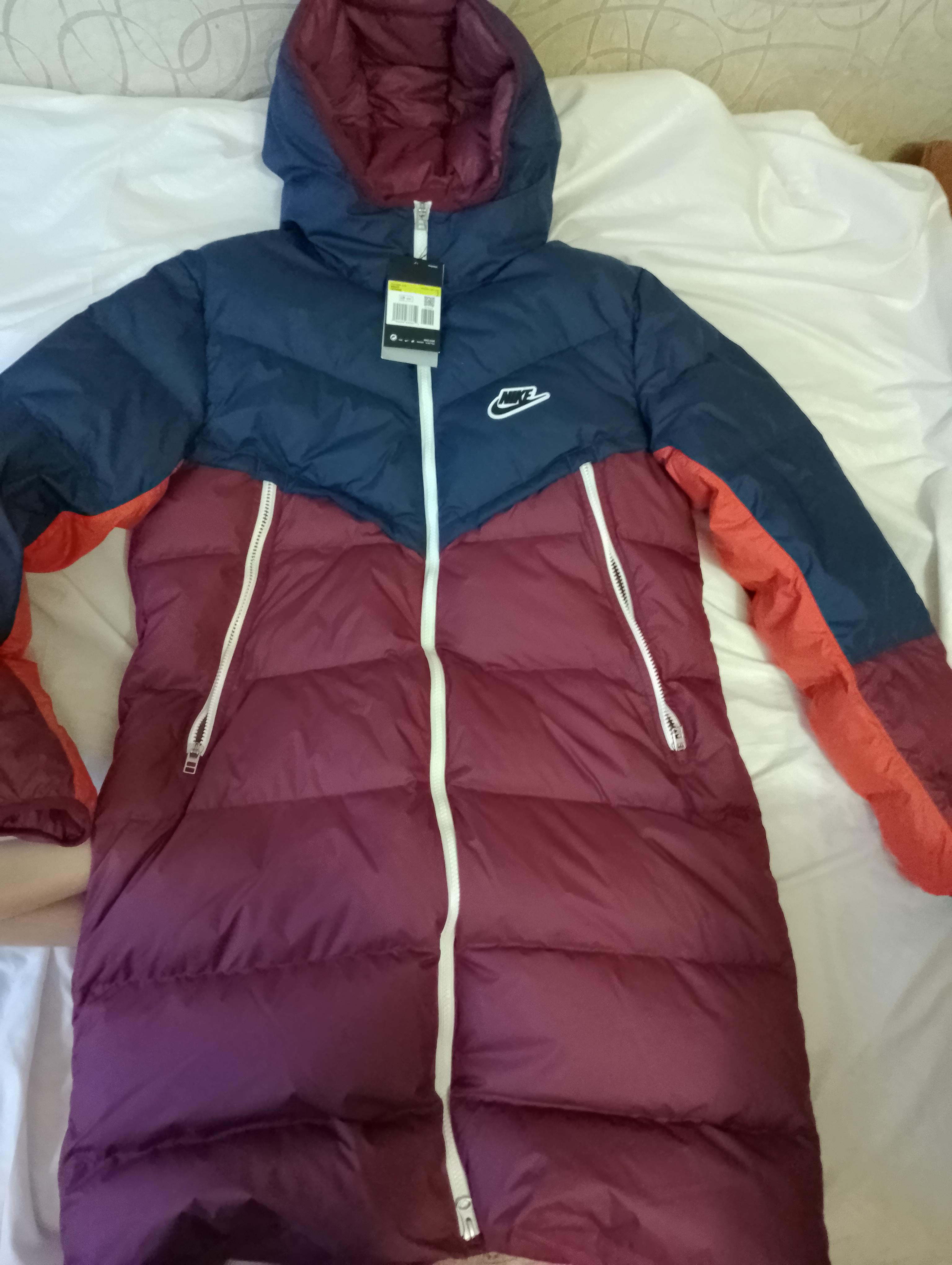 Пуховик чоловічий зимовий Nike M NSW DWN FIL WR PARKA SHLD CU4408-410 р.S червоний із синім у реальних умовах використання від користувача Тетяна.