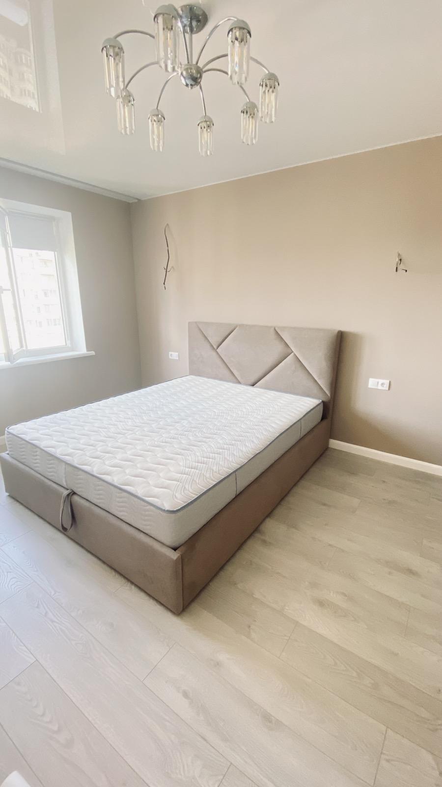 Фото: Кровать RidneTut Odissey Lite Lili 06 160х200 см Бежевый (33434-1112006), отправлено покупателем Роман Самойленко Кровать RidneTut Odissey Lite Lili 06 160х200 см Бежевый (33434-1112006) в реальных условиях использования от покупателя Роман Самойленко.