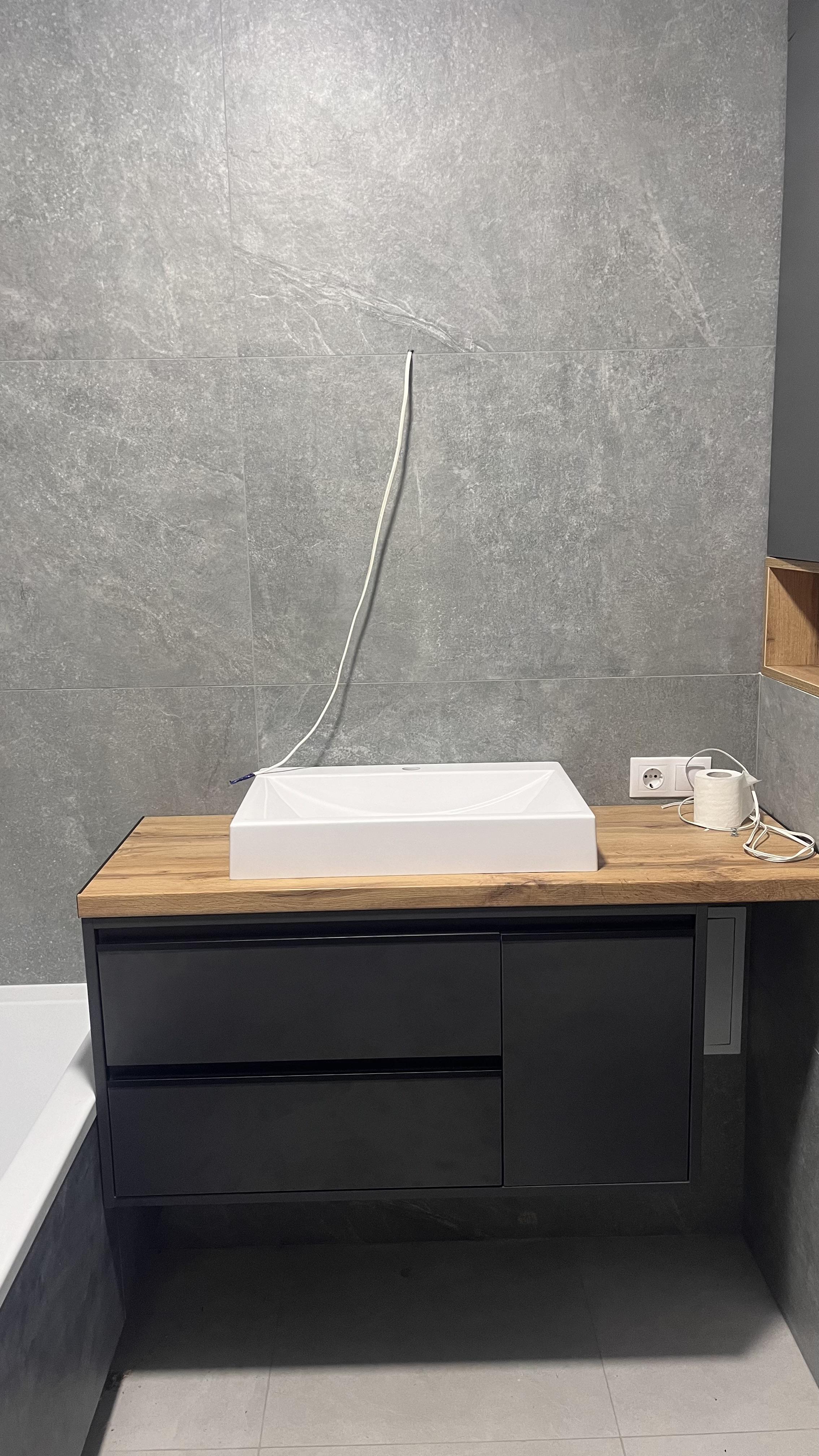 Фото: Умивальник накладний Status Braun, надіслане покупцем Мерієм Умивальник накладний Status Braun у реальних умовах використання від покупця Мерієм.