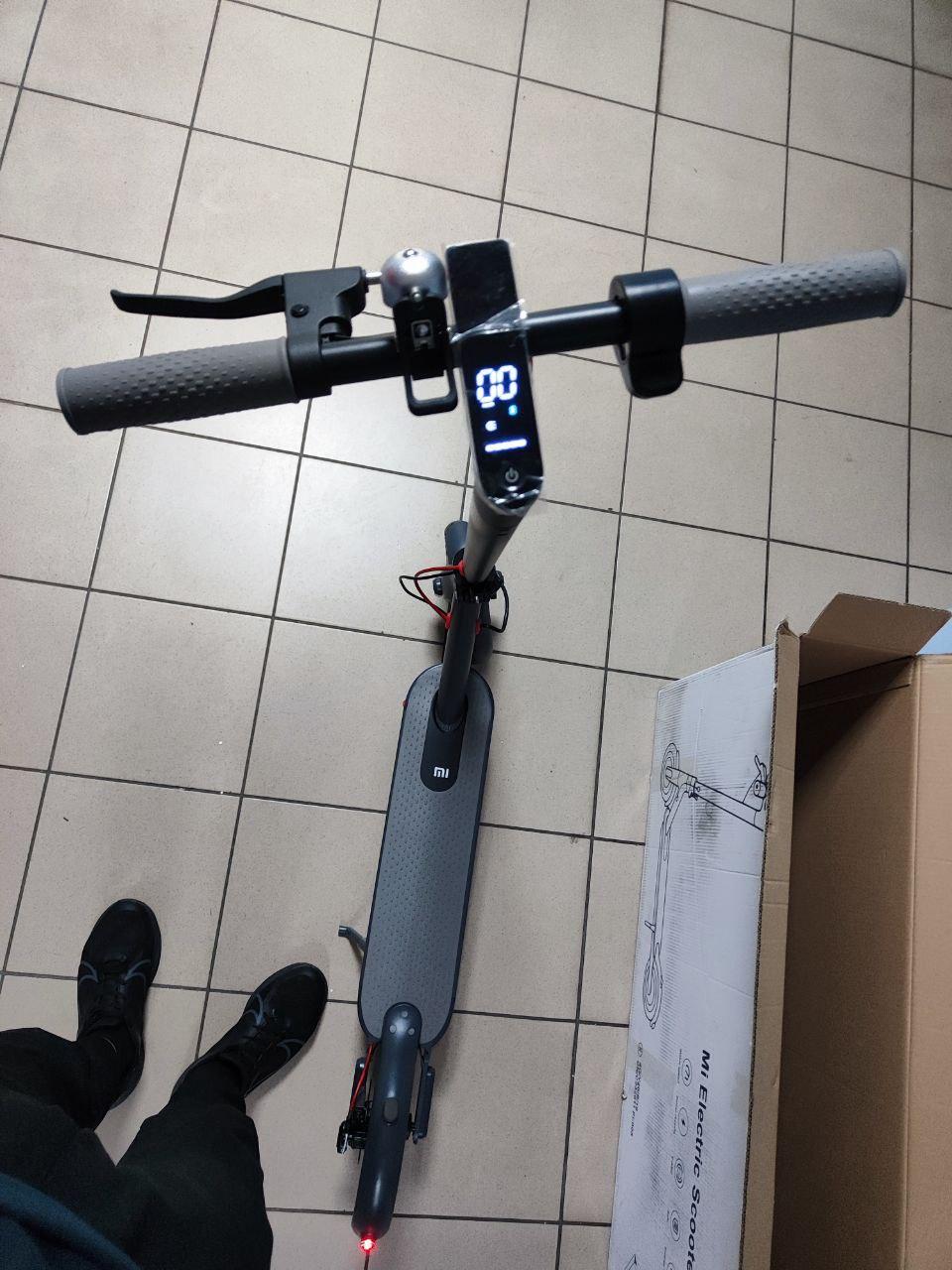 Електросамокат Electric Scooter M365 7,8 Ah Black у реальних умовах використання від користувача Саша.