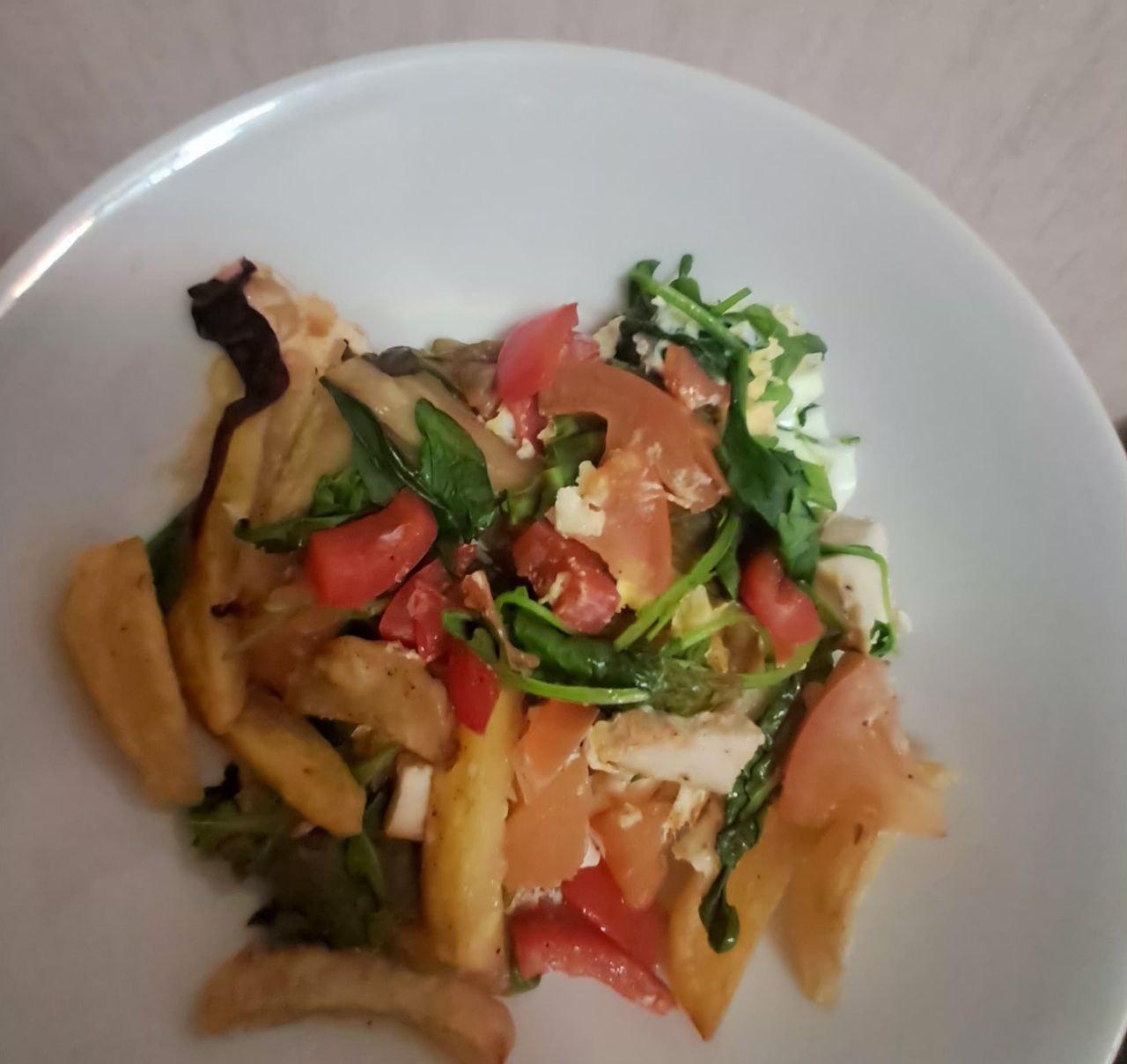 Фото: Сковорода Tefal Resist Essential 24 см C3940432, отправлено пользователем Людмила Ісаєнко Сковорода Tefal Resist Essential 24 см C3940432 в реальных условиях использования от пользователя Людмила Ісаєнко.