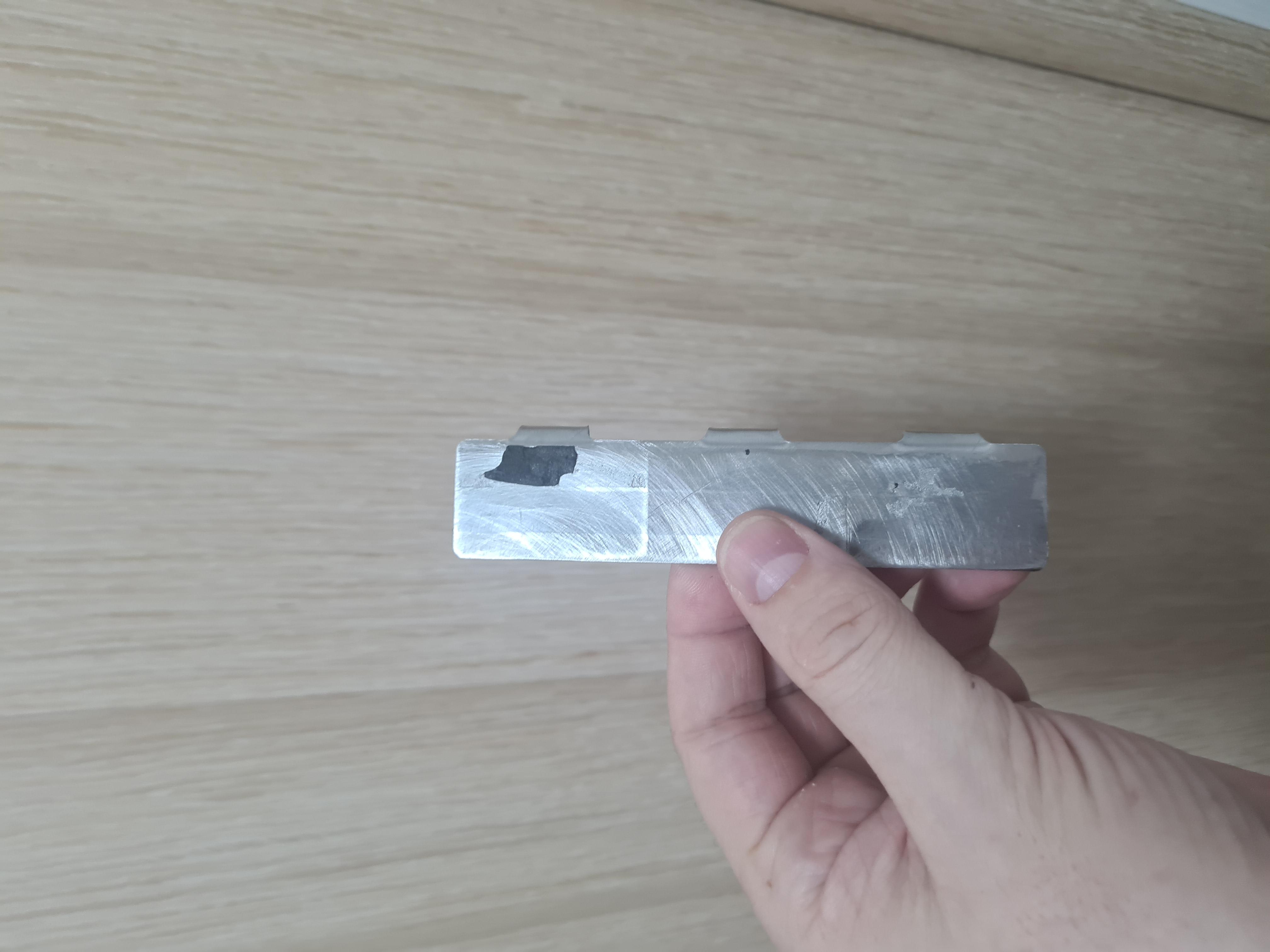 Двостороння автомобільна клейка стрічка CARBON TAPE AUTO MASTER AM95 спінена 9 мм х 1 мм х 5 м чорний у реальних умовах використання від користувача Игорь.