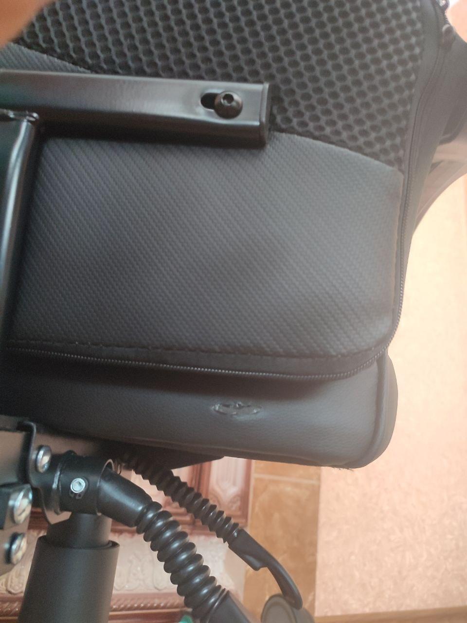 Фото: Кресло компьютерное Huzaro Force 4,4 Grey (11824995), отправлено пользователем Роман Кресло компьютерное Huzaro Force 4,4 Grey (11824995) в реальных условиях использования от пользователя Роман.