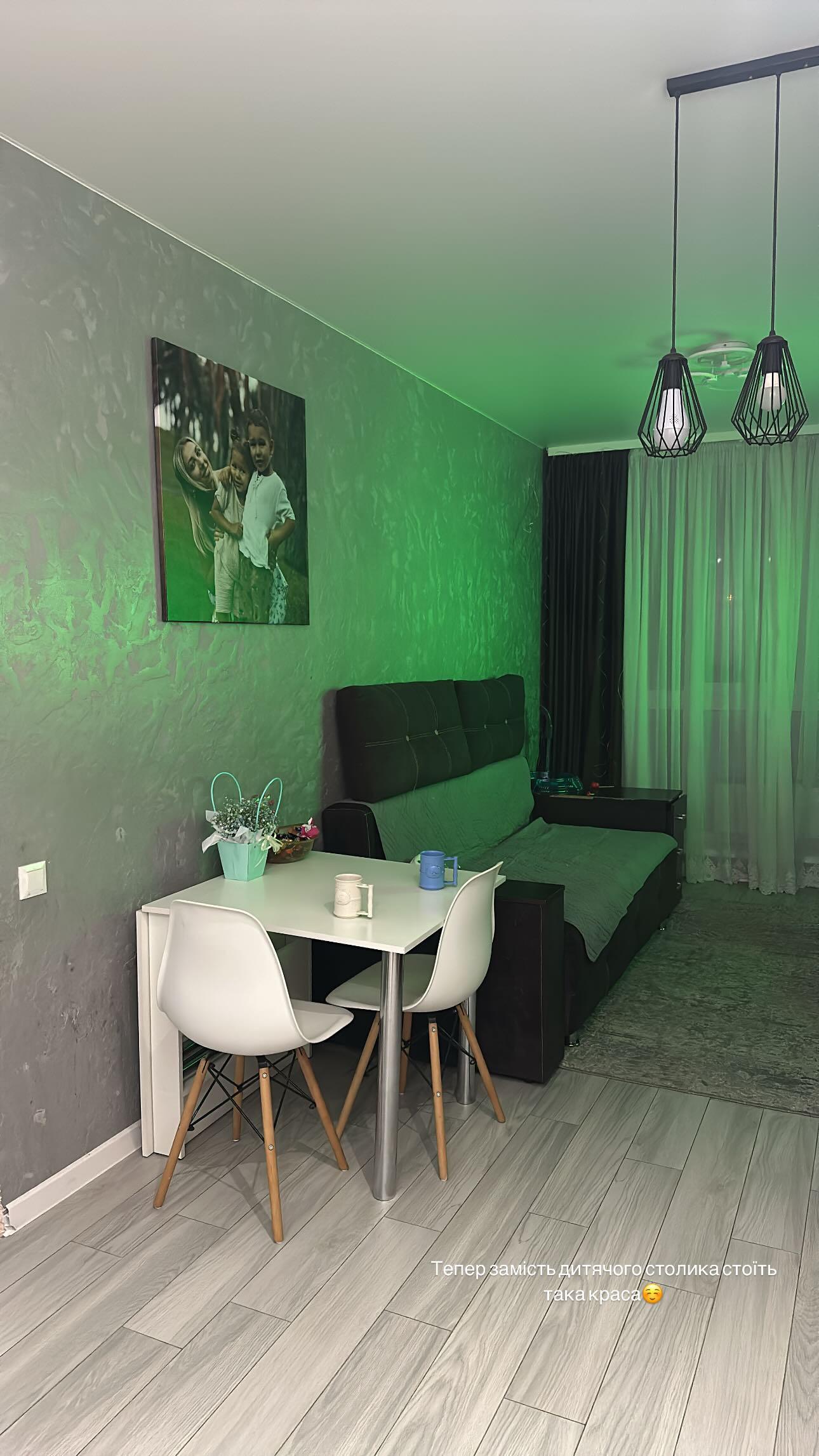 Розкладний стіл-книжка Святковий Дуб сонома (9338421) у реальних умовах використання від покупця Олена.