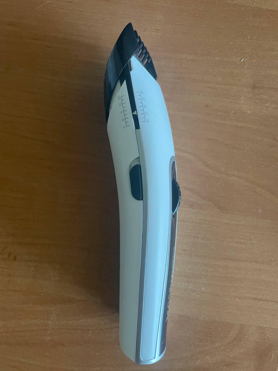 Фото: Машинка для стрижки Rowenta TN1400F1, отправлено пользователем Василь Душник Машинка для стрижки Rowenta TN1400F1 в реальных условиях использования от пользователя Василь Душник.