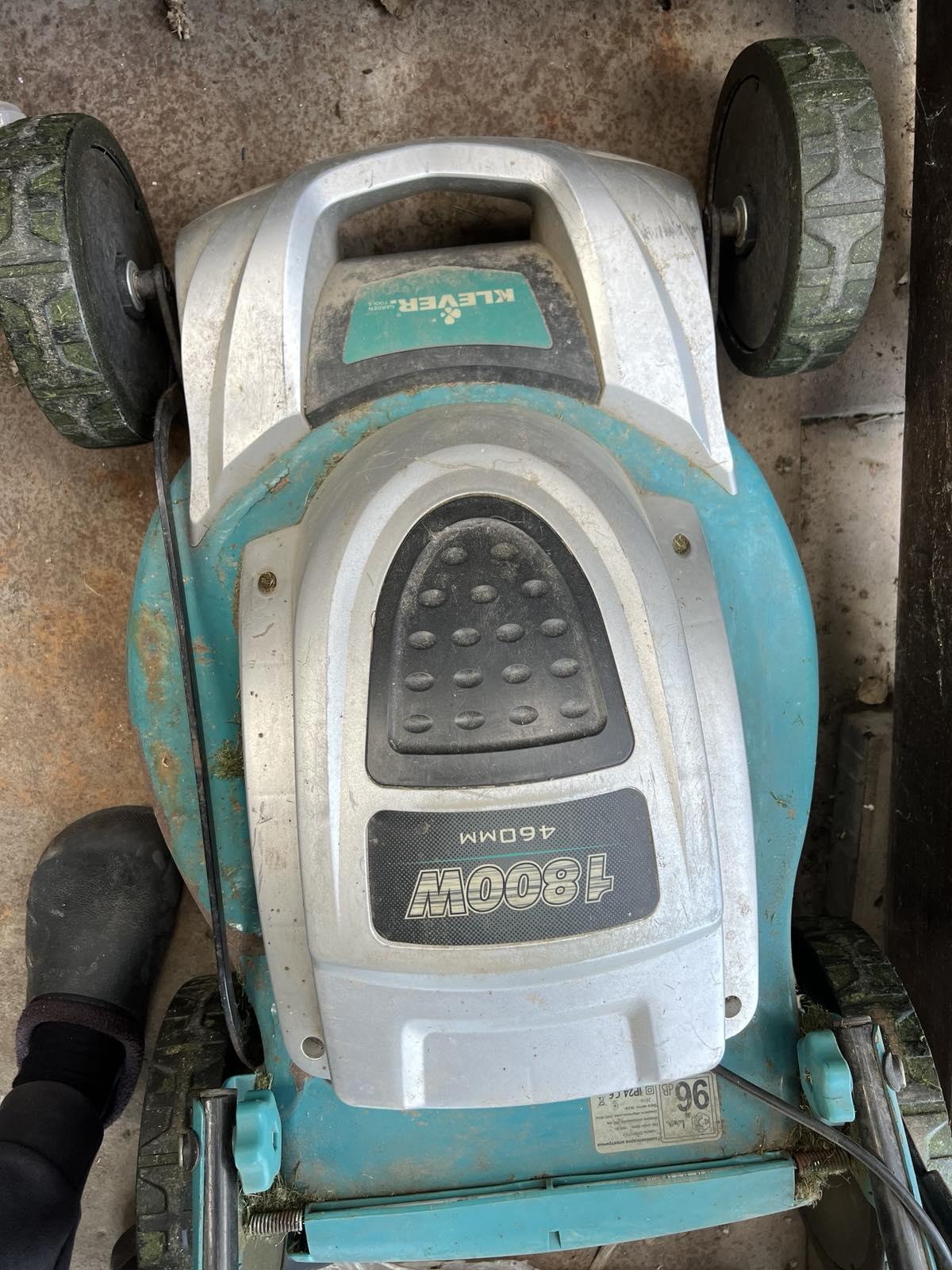 Газонокосилка электрическая Klever DYM1172 в реальных условиях использования от пользователя Артем.