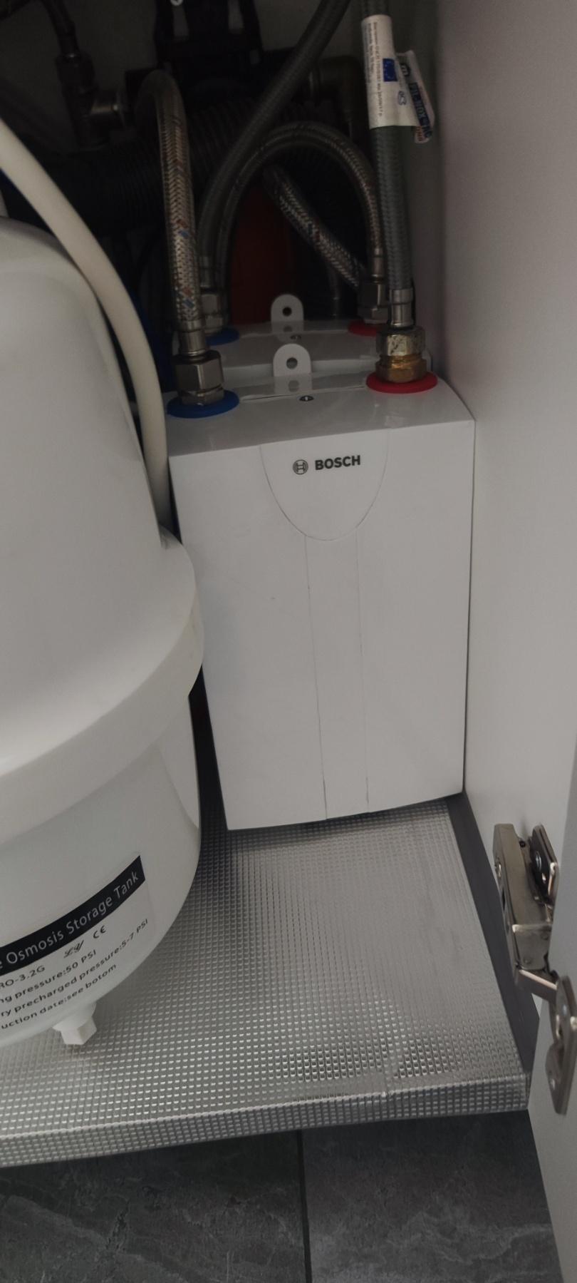 Фото: Электроводонагреватель проточный Bosch Tronic 1000 4T, отправлено покупателем Сергій Электроводонагреватель проточный Bosch Tronic 1000 4T в реальных условиях использования от покупателя Сергій.