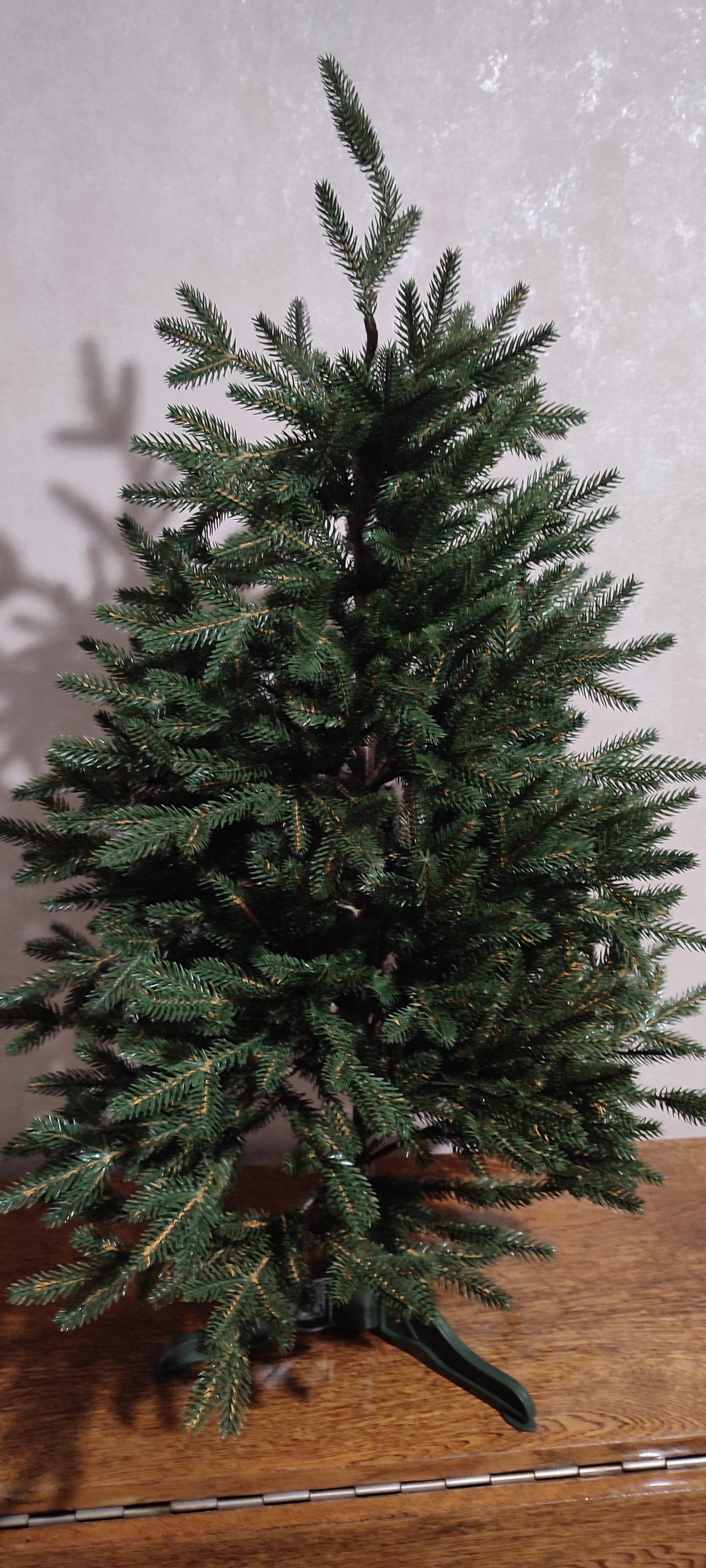 Ялинка штучна лита Смерека Альпійська 90 см у реальних умовах використання від покупця Наталія.