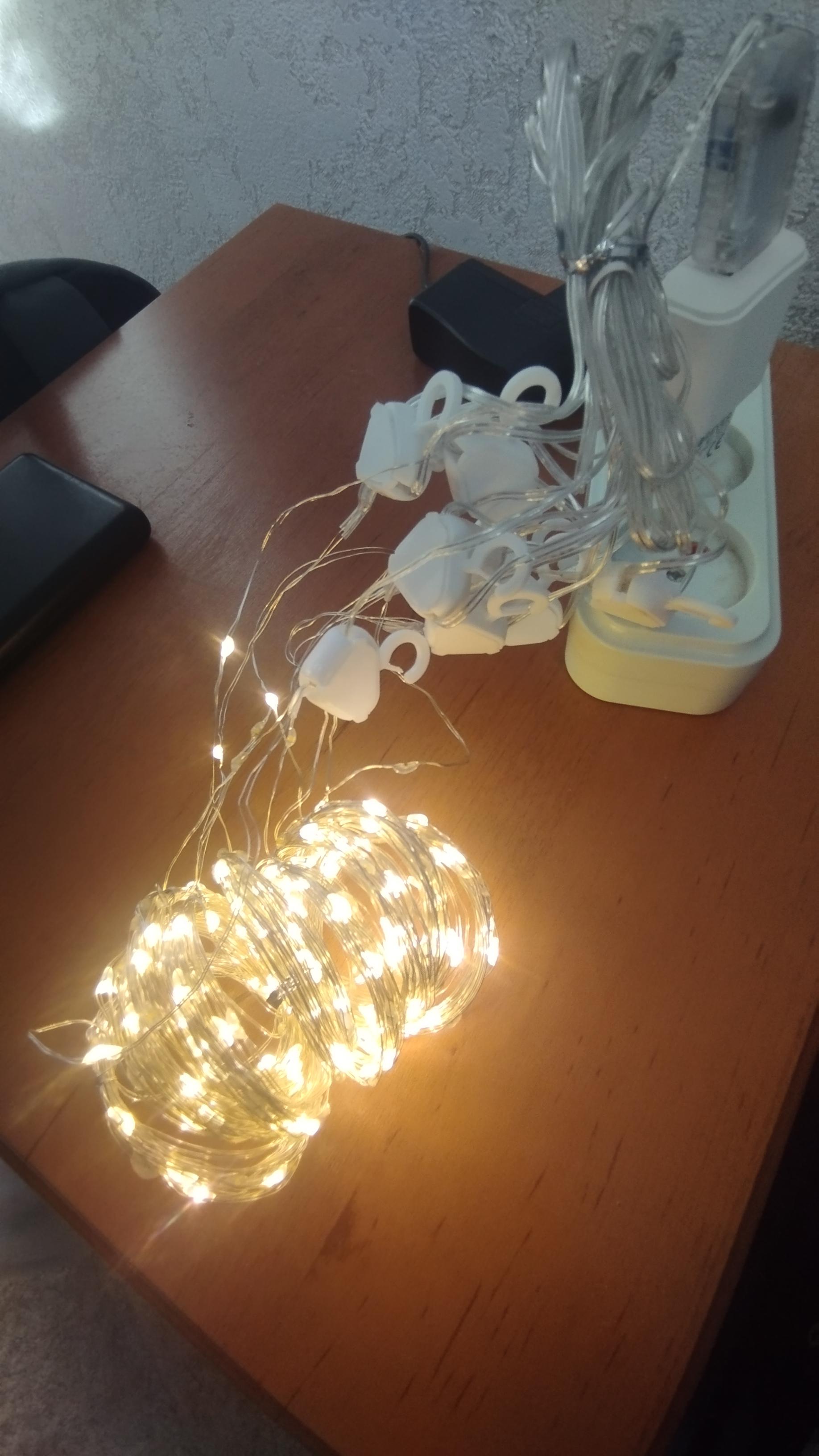 Фото: Гірлянда штора USB 10 гачків 8 режимів 300 Led 3х3 м, надіслане покупцем Тимур Гірлянда штора USB 10 гачків 8 режимів 300 Led 3х3 м у реальних умовах використання від покупця Тимур.