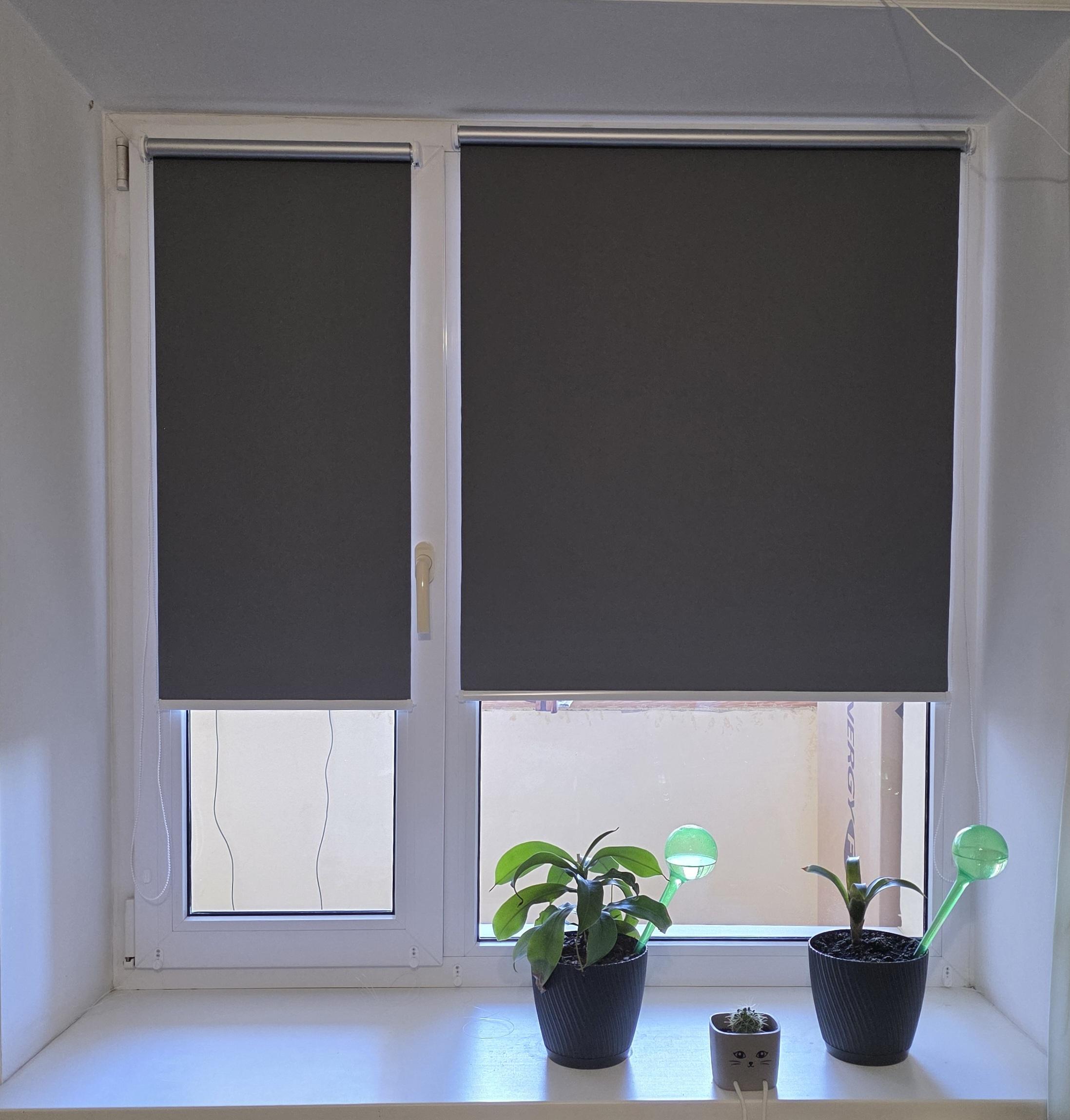 Фото: Рулонная штора Roll de Luxe Сильвер 061 40х170 см Графитовый (silver.061-40*170), отправлено покупателем Анастасія Мазур Рулонная штора Roll de Luxe Сильвер 061 40х170 см Графитовый (silver.061-40*170) в реальных условиях использования от покупателя Анастасія Мазур.