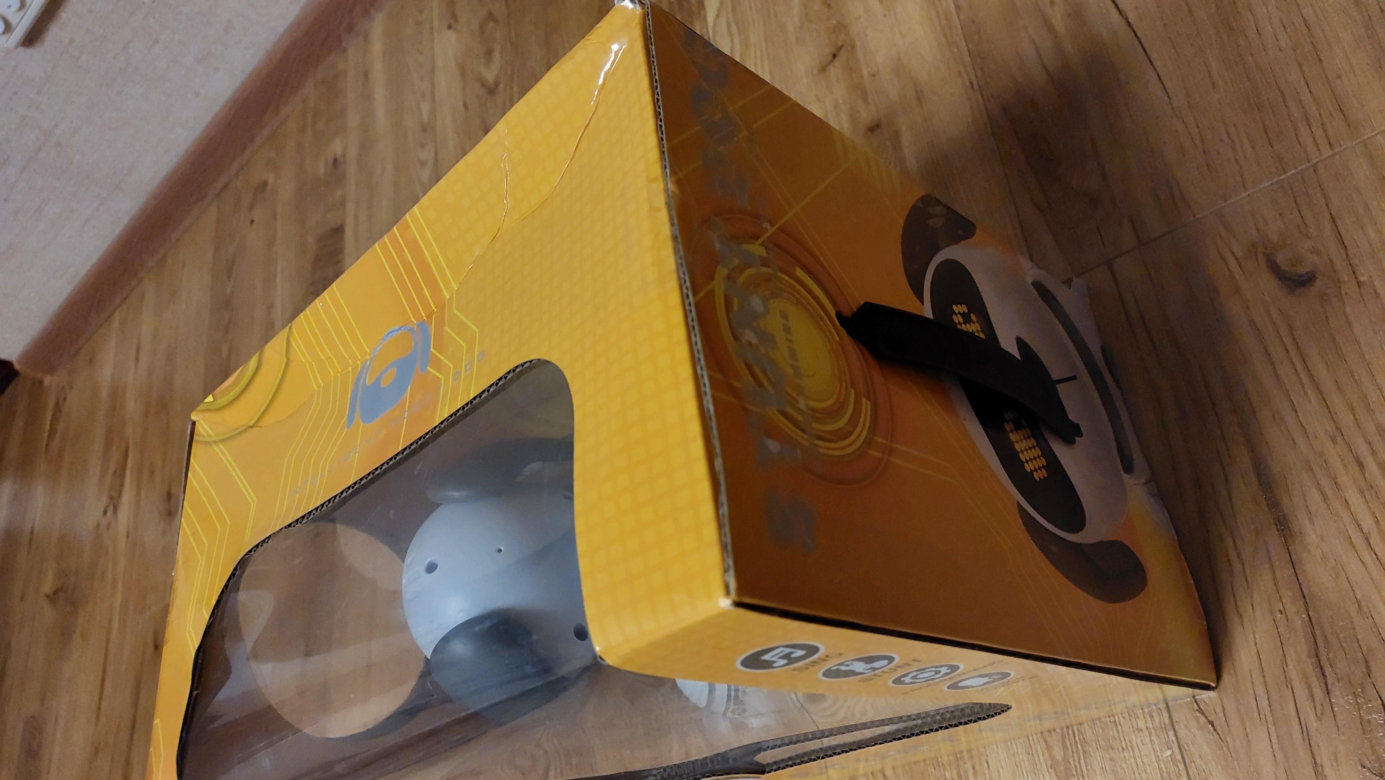 Собака-робот интерактивная K16 на радиоуправлении с звуковыми и световыми эффектами (6fb673a6) в реальных условиях использования от покупателя Анна.