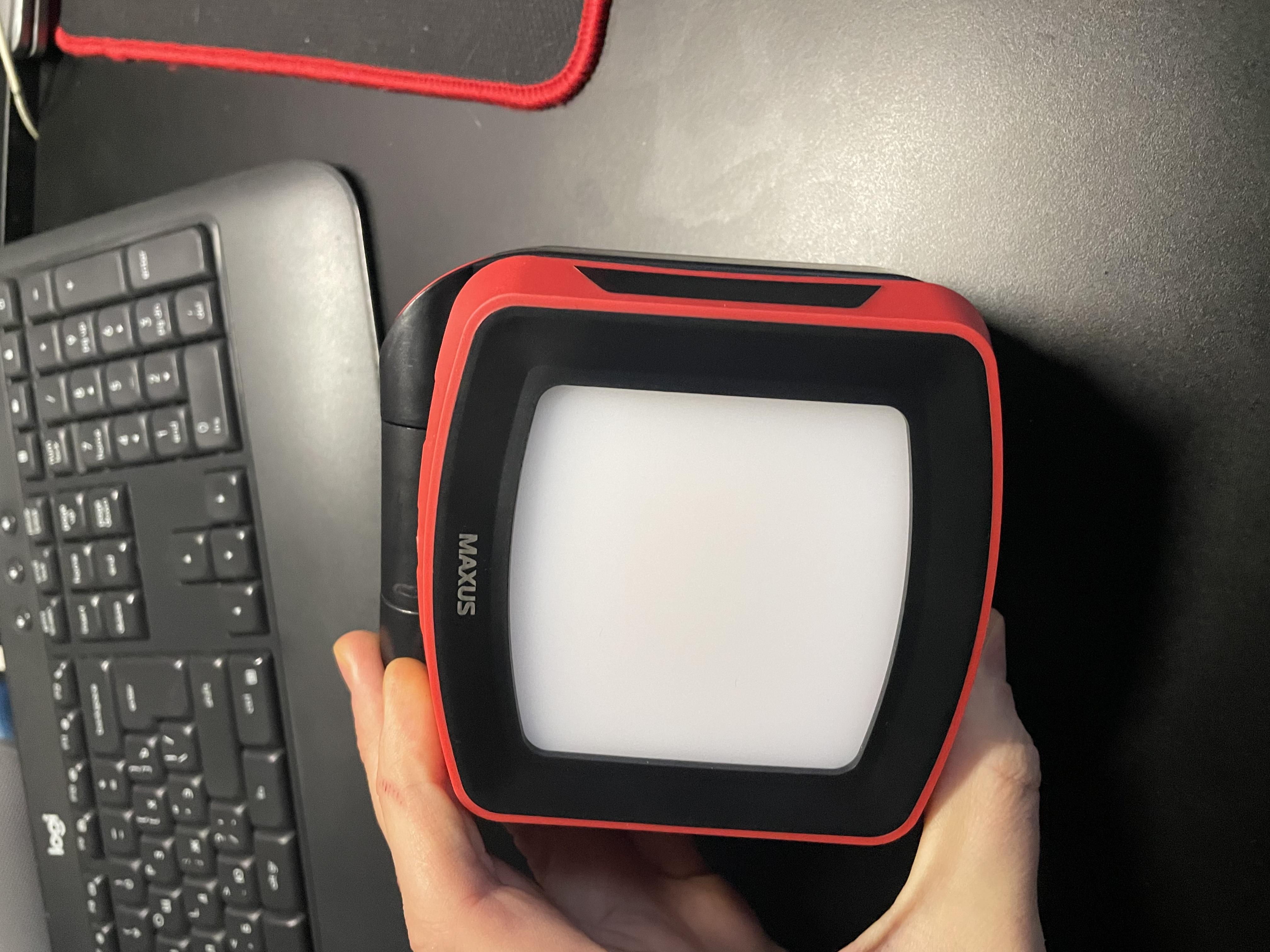 Фонарь прожекторный Maxus Portable Emergency LED Light MAX-8W-RED-EM в реальных условиях использования от покупателя Олександр.