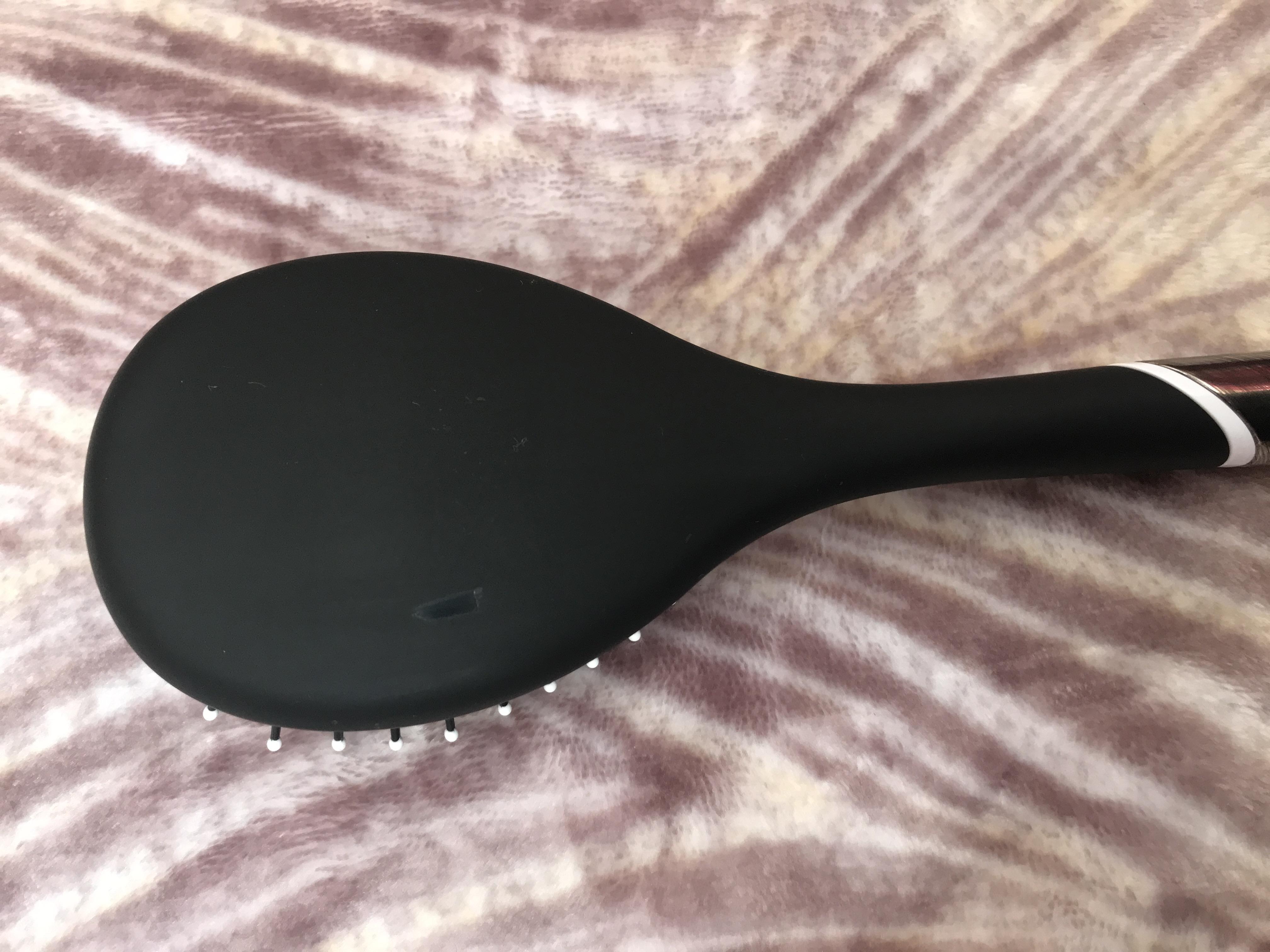 Щетка для волос KRAGO овальная маленькаяя Line br-ws-007 черный в реальных условиях использования от пользователя Надія.