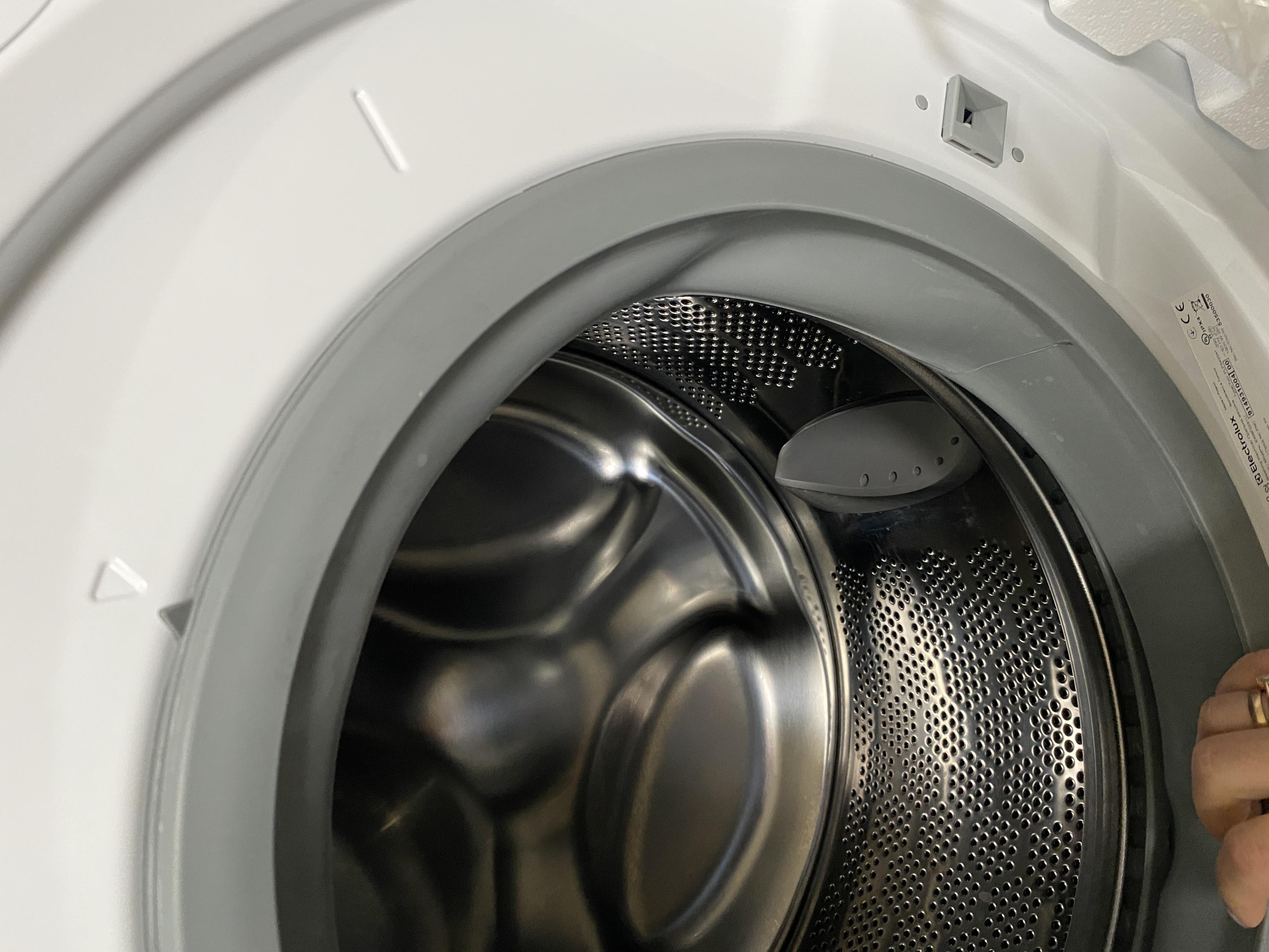 Стиральная машина Electrolux EW6F2281U в реальных условиях использования от покупателя Юлія.