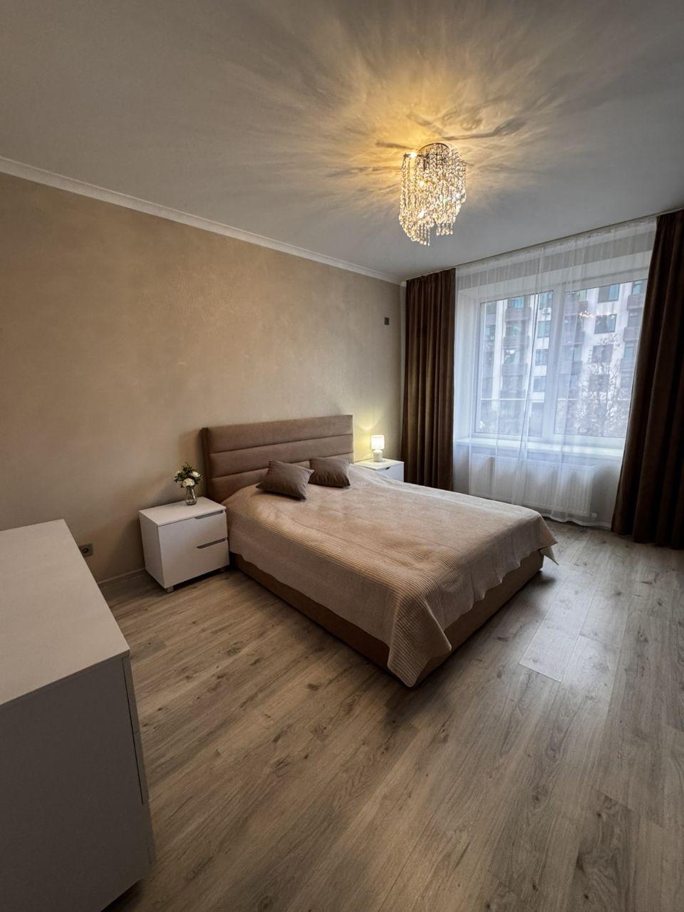 Ліжко RidneTut Johnson з підйомним механізмом Lili 06 160х200 см Бежевий (334321-1112006) у реальних умовах використання від покупця Уляна Коваленко.