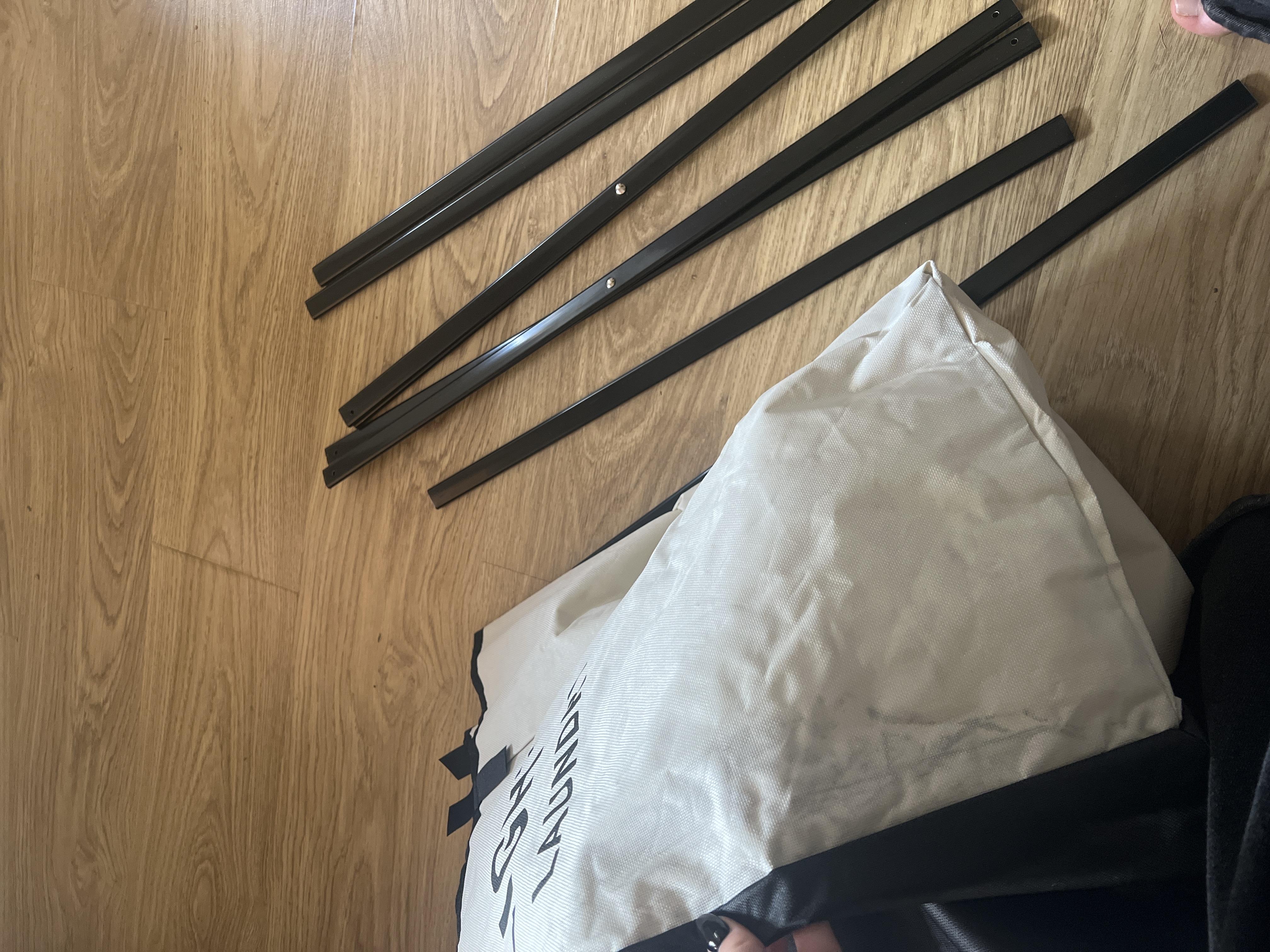 Кошик для білизни з двома відділеннями універсальний у реальних умовах використання від покупця Валерія.