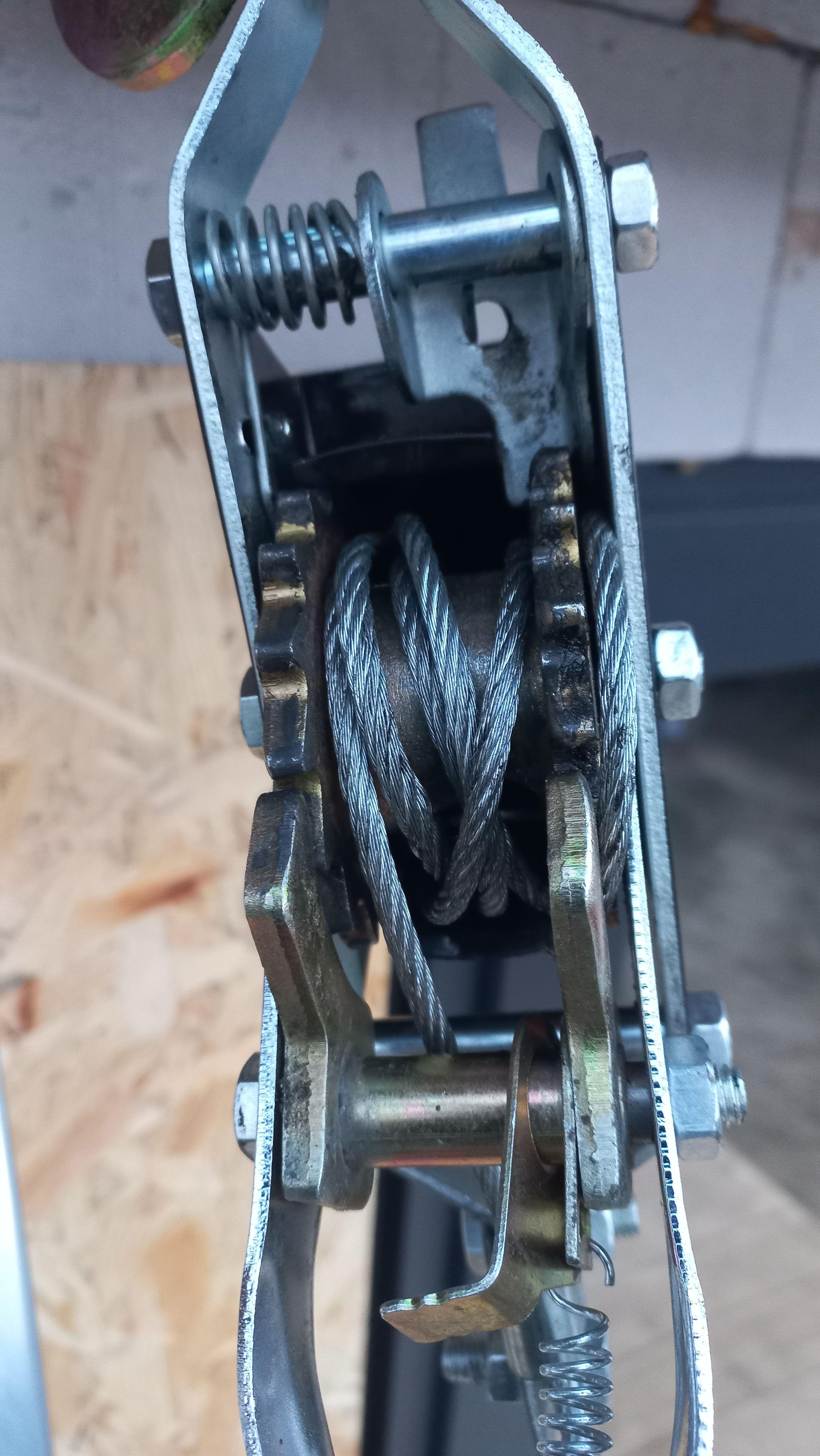 Лебідка INTERTOOL GT1442 важільна тягове зусилля 2 т трос 1,50 м х 4,5 мм робоча довжина троса 0,75 м у реальних умовах використання від користувача Алексей.