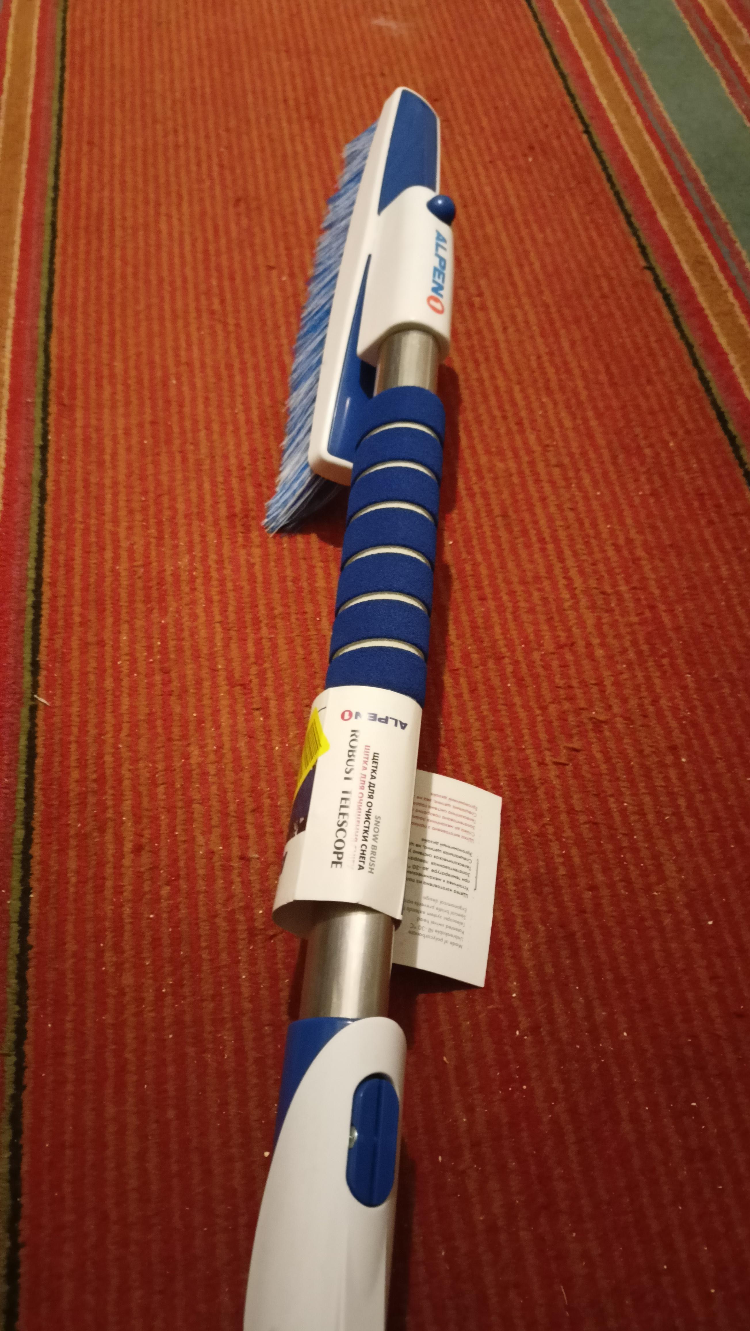 Щетка со скребком Alpen Robust Telescope в реальных условиях использования от покупателя Андрій.