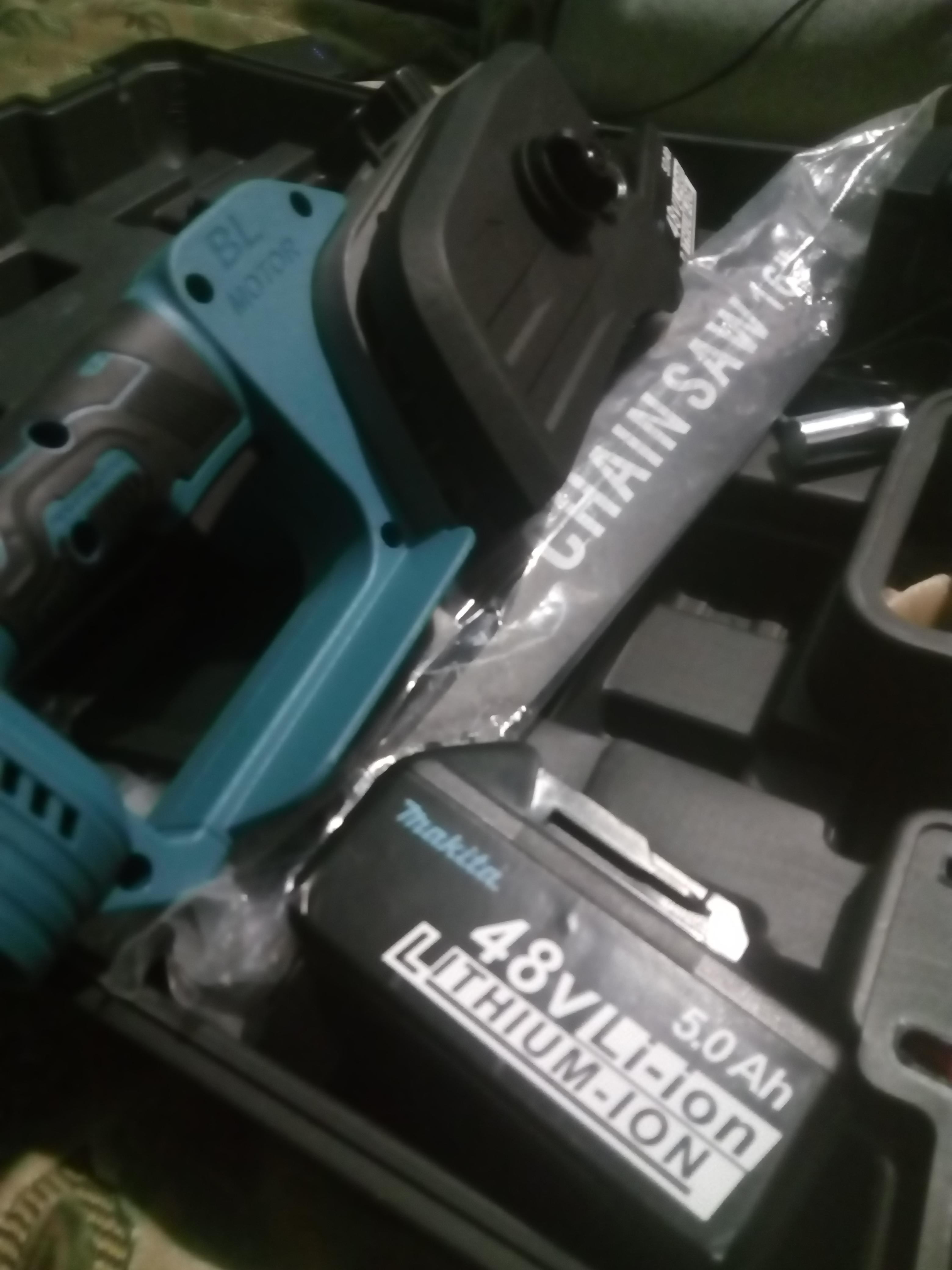 Болгарка аккумуляторная угловая Lithium Power 2 АКБ 5,0 A-ч Синий/Черный (14-36-B2Ak-LP) в реальных условиях использования от покупателя Елизавета.