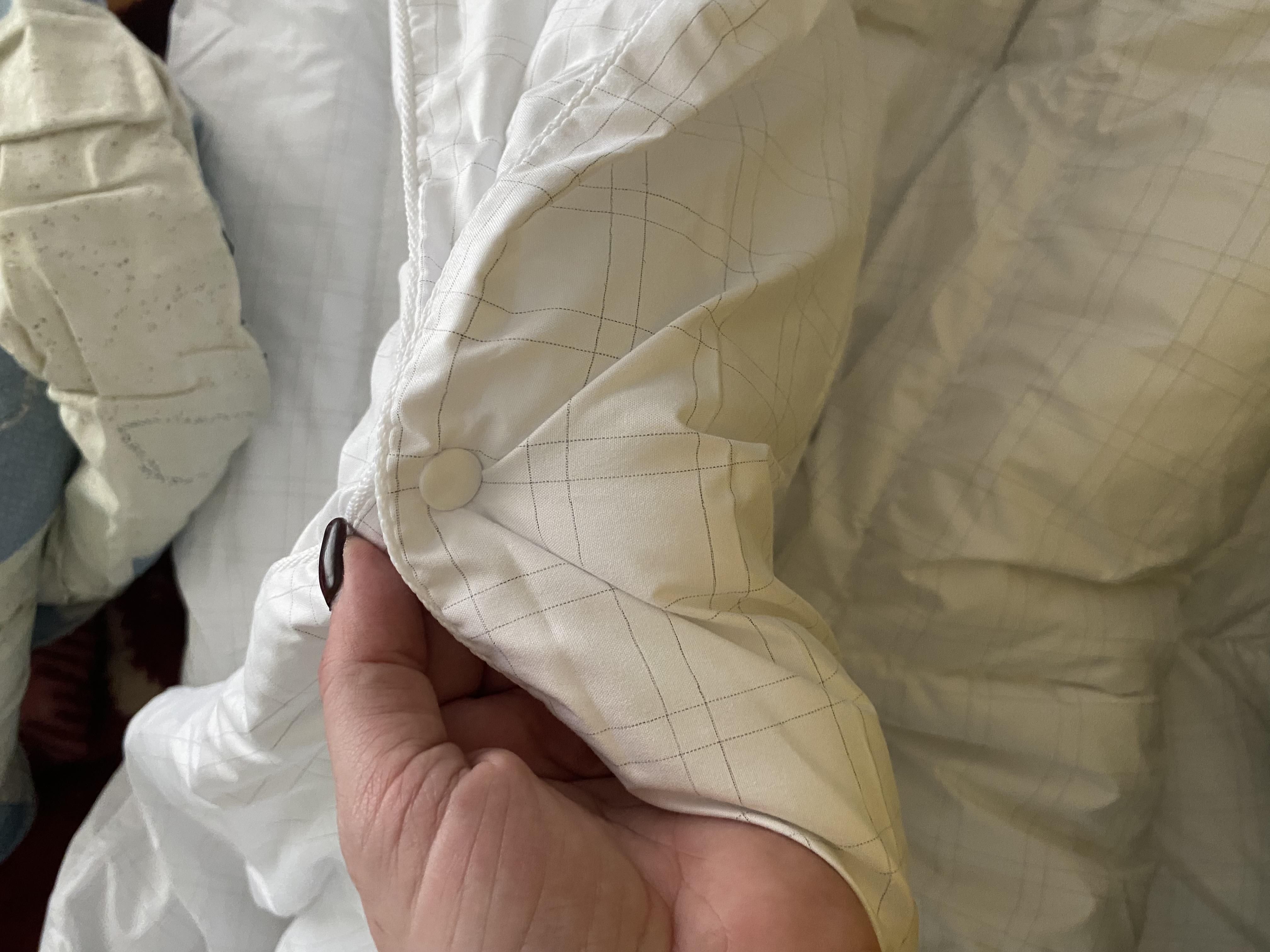 Одеяло Карбон 4 сезона XL 200x220 см Songer und Sohne белый в реальных условиях использования от пользователя Анастасія.