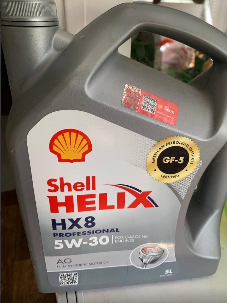 Фото: Моторна олива синтетична SHELL Helix HX8 Professional AG 5W-30 5 л (ТОВ-У513313), надіслане користувачем Олексій К. Моторна олива синтетична SHELL Helix HX8 Professional AG 5W-30 5 л (ТОВ-У513313) у реальних умовах використання від користувача Олексій К..