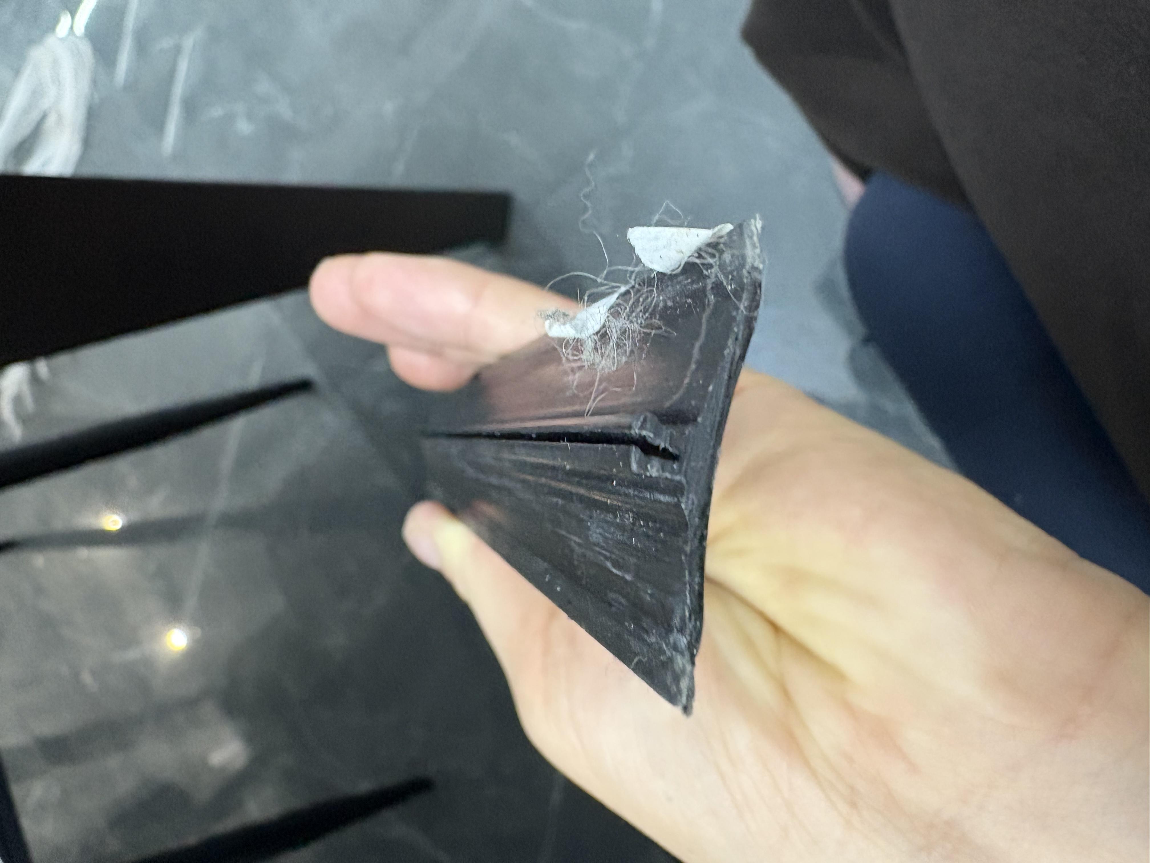 Фото: Плинтус ОМіС для столешницы LB23 3000x25 мм черный, отправлено пользователем Тетяна Плинтус ОМіС для столешницы LB23 3000x25 мм черный в реальных условиях использования от пользователя Тетяна.