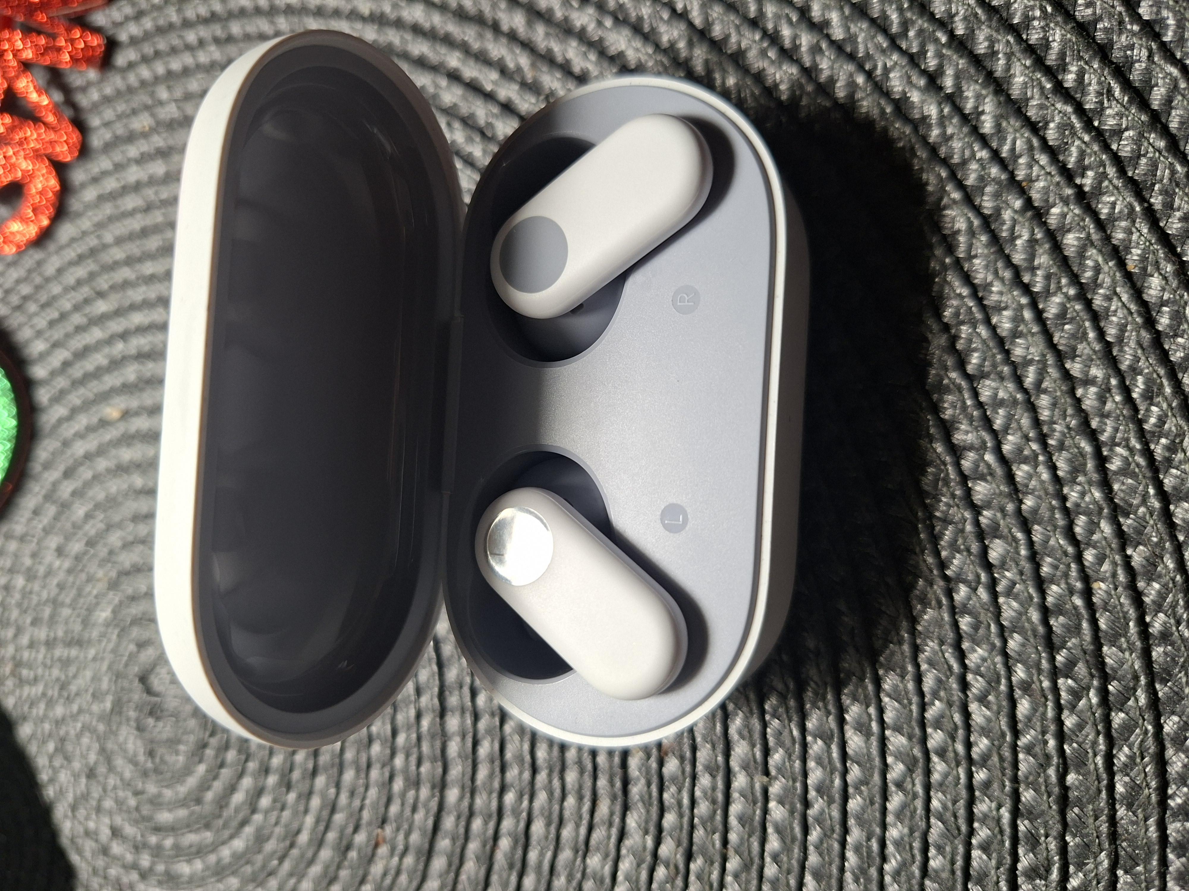 Навушники бездротові OPPO Enco Buds2 Pro white (E510A) у реальних умовах використання від покупця Василина.