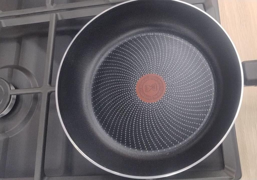 Сковорода Tefal So' Light 24 см H0560442 в реальных условиях использования от пользователя Наталія Роняк.