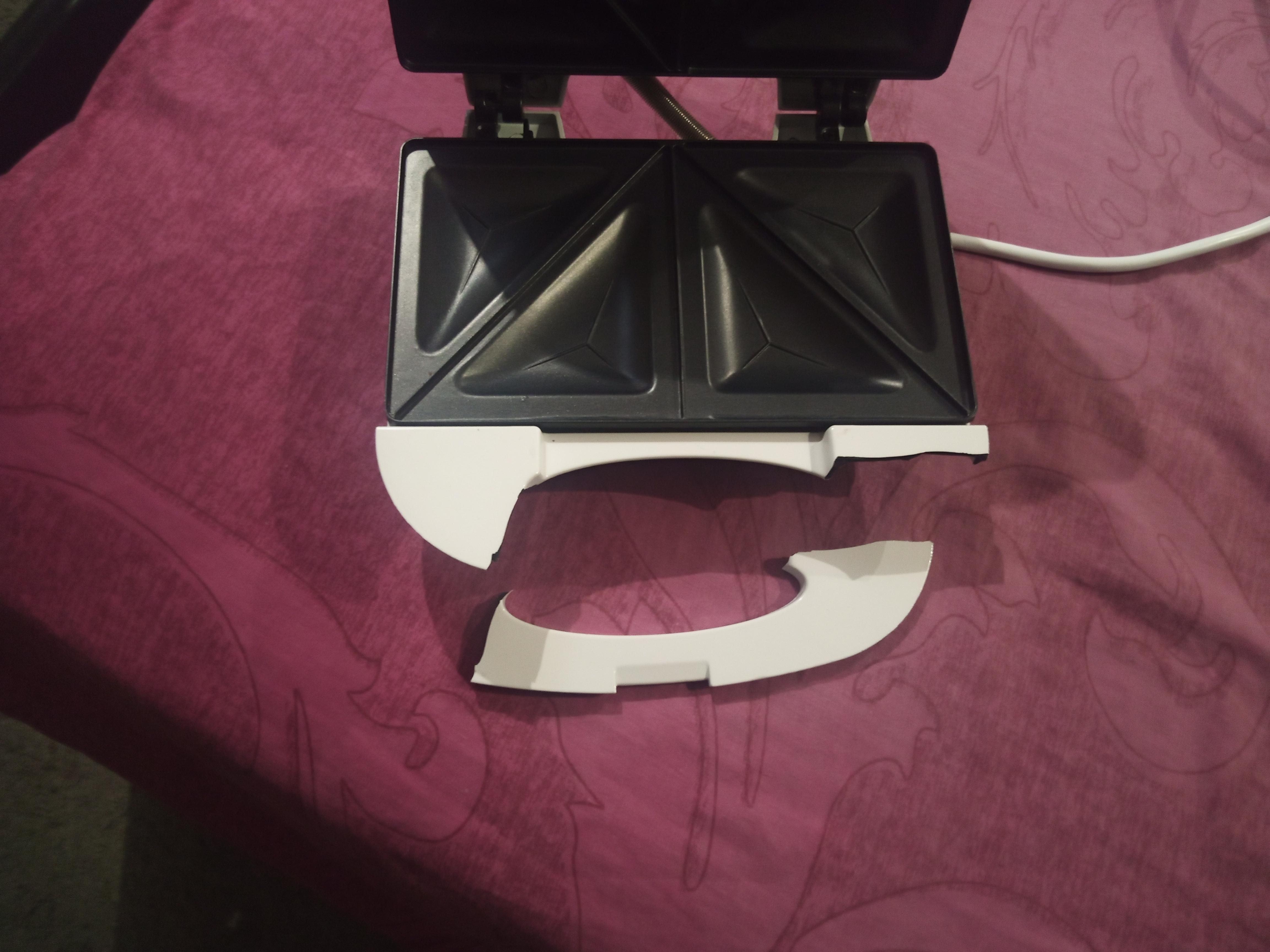 Бутербродница Saturn ST-EC1082 в реальных условиях использования от пользователя Алёна.