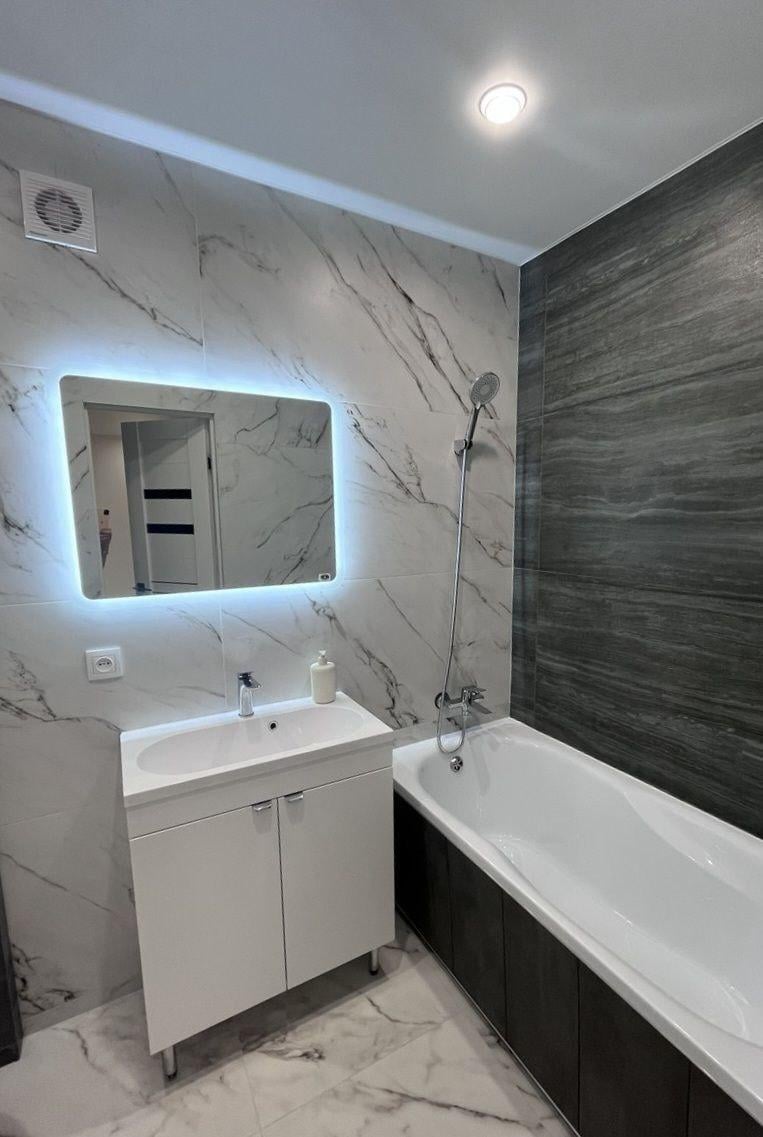 Дзеркало Екватор ML-21 з LED підсвічуванням по периметру 60х40 см (25242712) у реальних умовах використання від покупця Світлана.