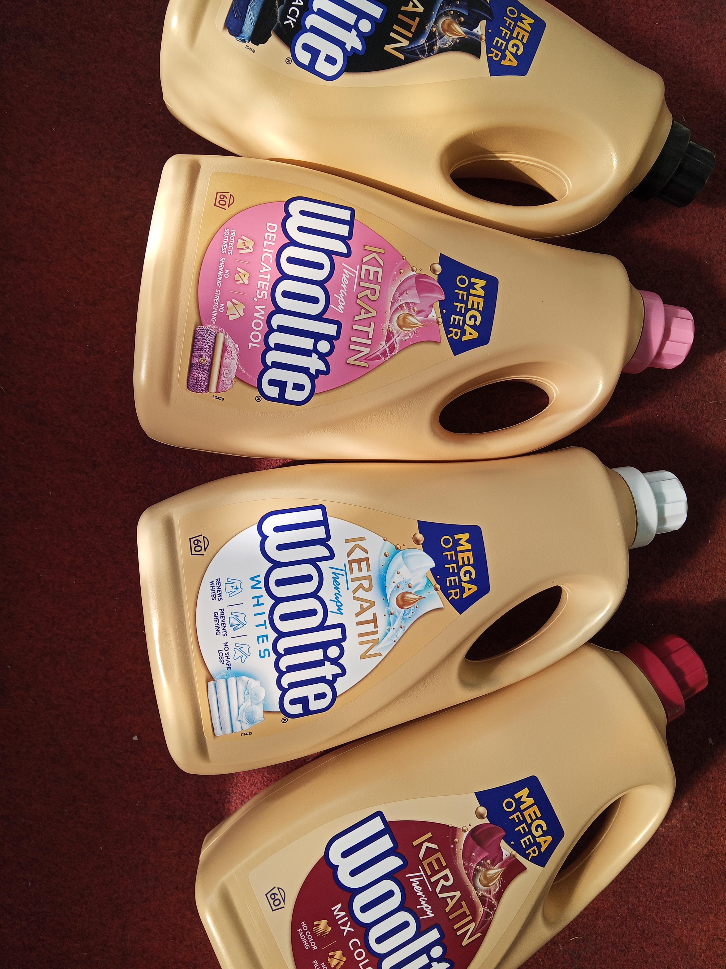 Гель для машинного та ручного прання Woolite для кольорових тканин з кератином 3,6 л у реальних умовах використання від користувача Олександра.