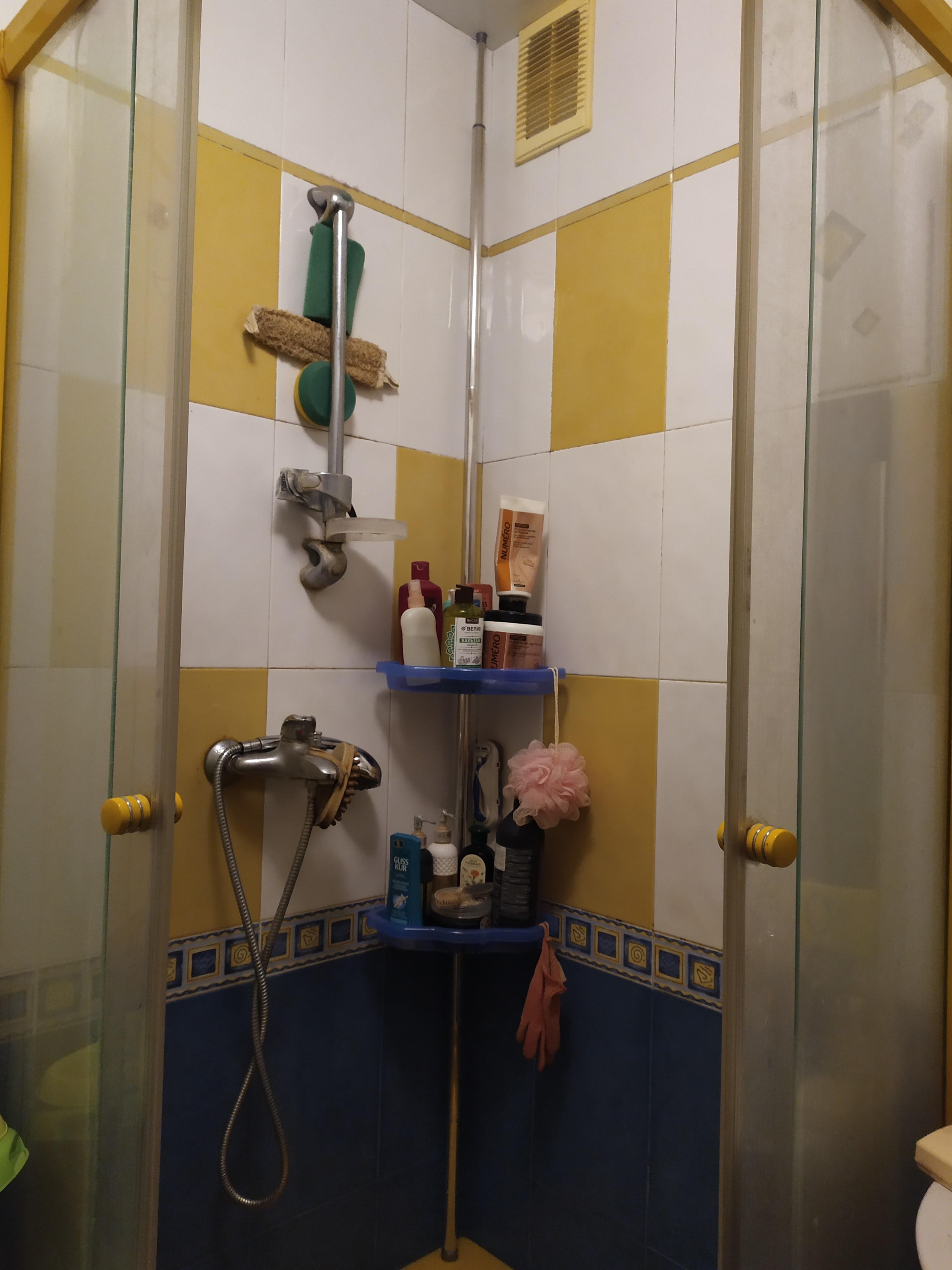 Полочка угловая PRIMANOVA N17-23 голубая в реальных условиях использования от пользователя Татьяна.