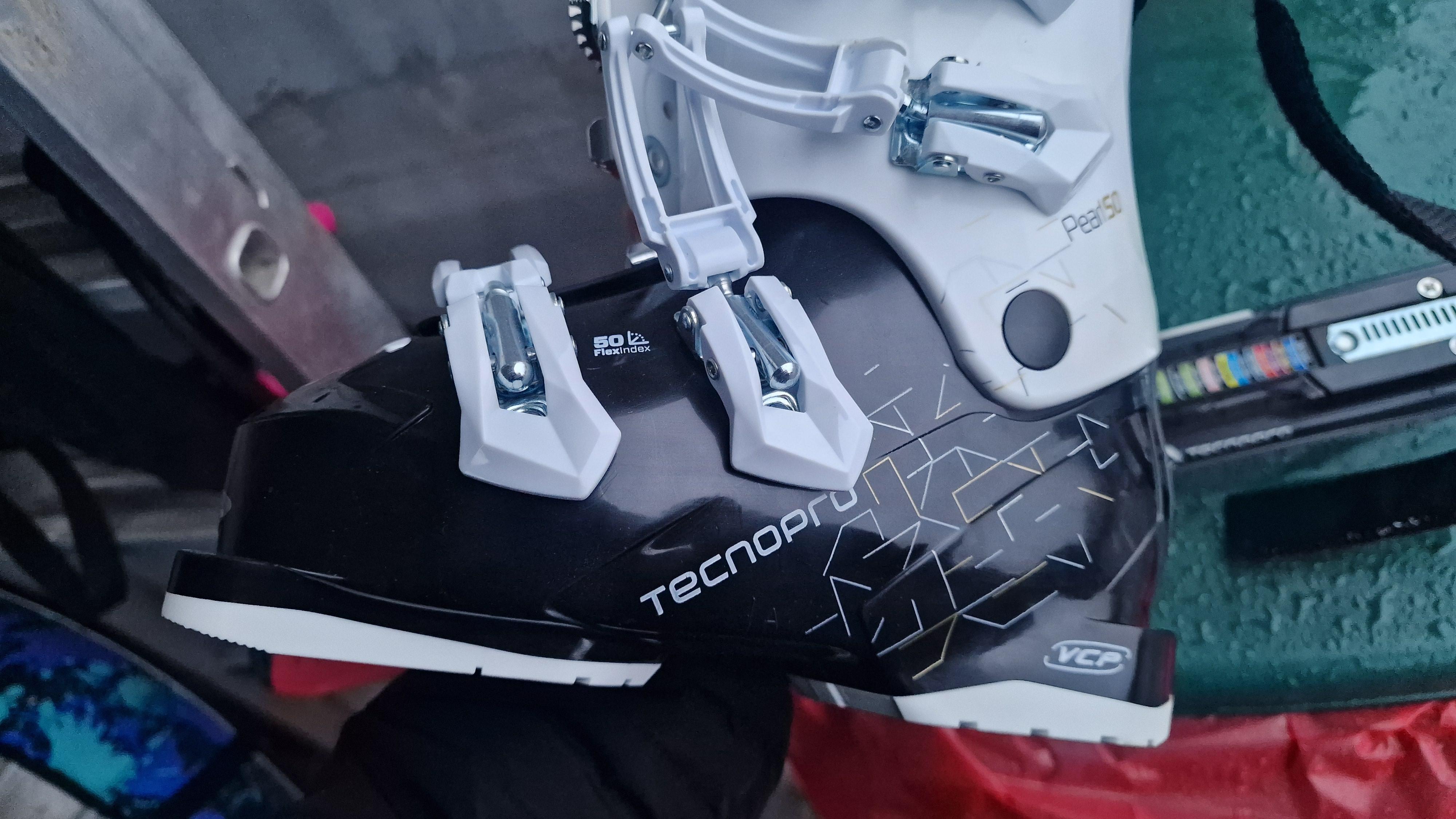 Фото: Крепеж TECNOPRO E LT100 B90 241293, отправлено пользователем Олександр Крепеж TECNOPRO E LT100 B90 241293 в реальных условиях использования от пользователя Олександр.