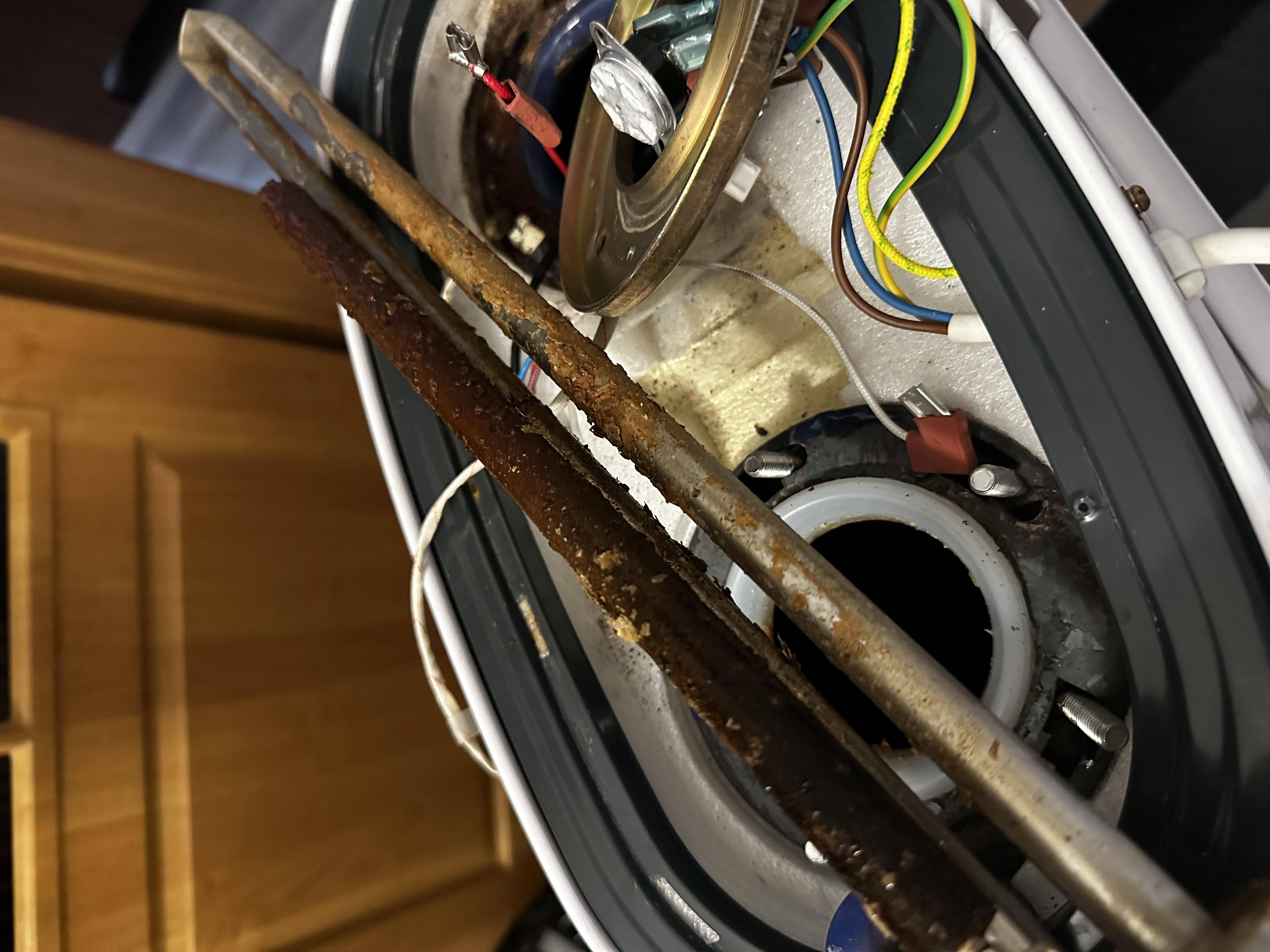 Фото: Бойлер Electrolux EWH 50 Maximus WiFi, отправлено пользователем Олексій Бойлер Electrolux EWH 50 Maximus WiFi в реальных условиях использования от пользователя Олексій.