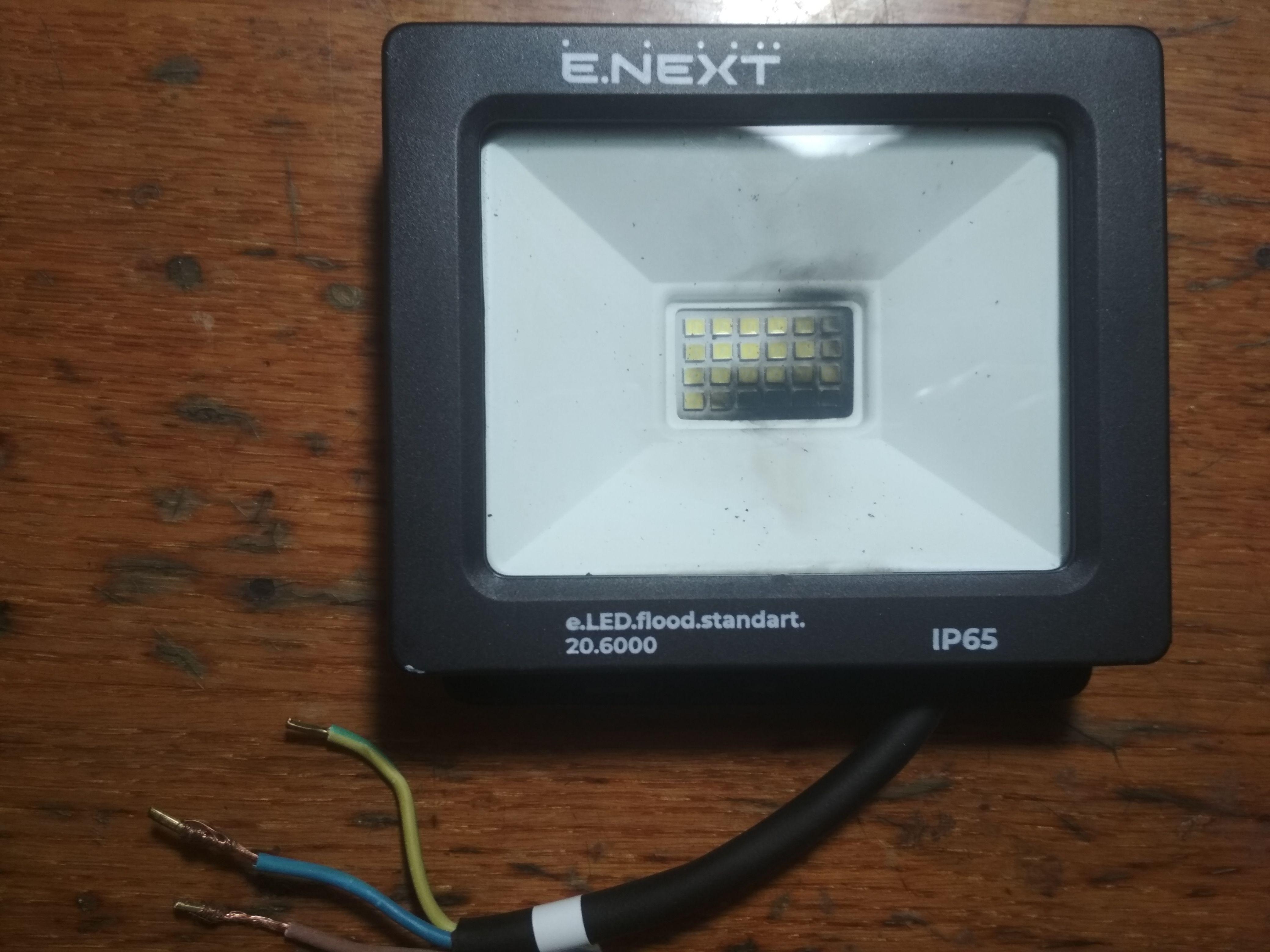 Прожектор світлодіодний E.NEXT e.LED.flood.stand.20.6000 20 Вт IP65 чорний l0790002 у реальних умовах використання від користувача Олександр.
