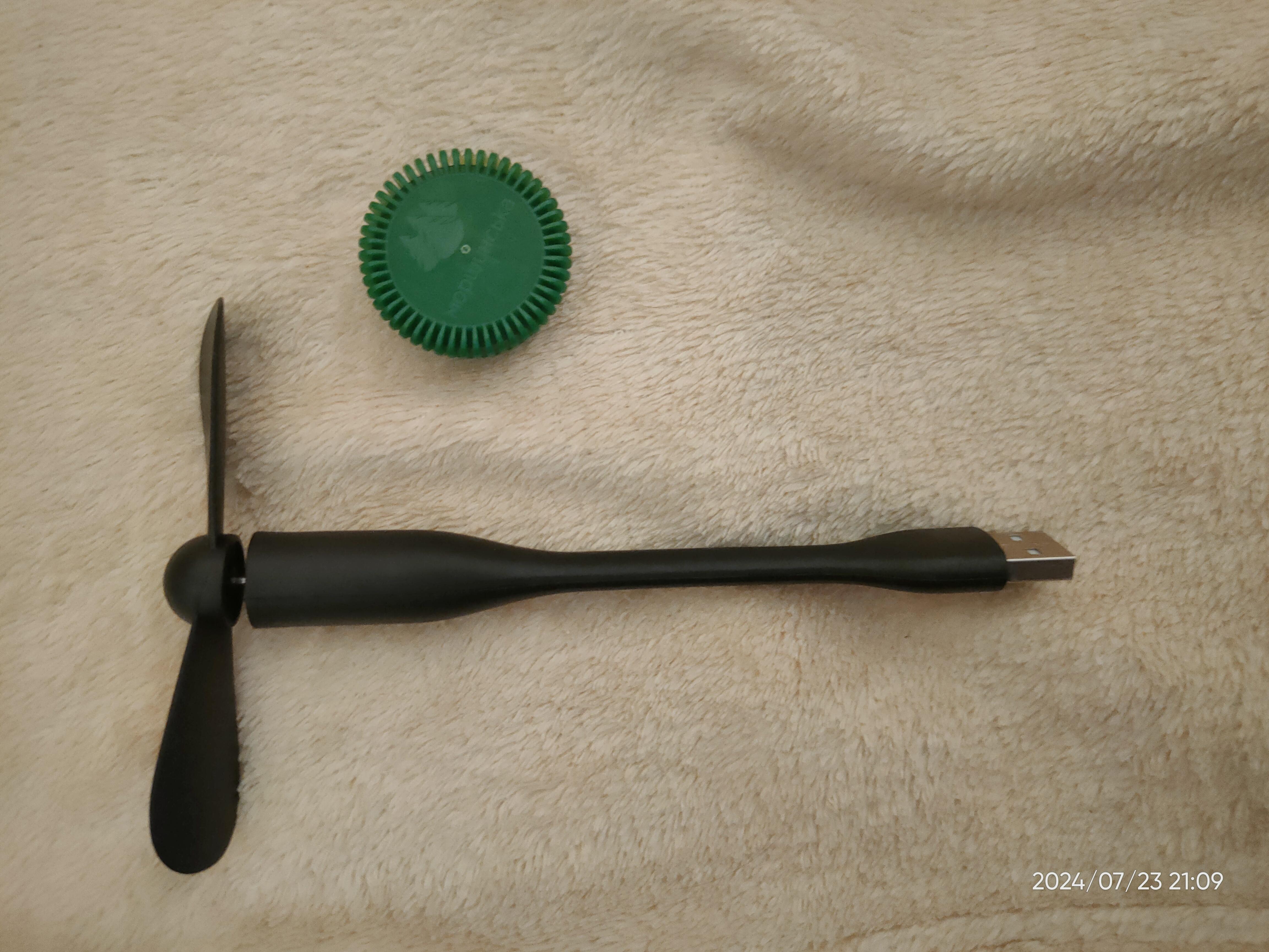 Фото: Вентилятор портативний гнучкий USB Помаранчевий, надіслане користувачем Руслан Вентилятор портативний гнучкий USB Помаранчевий у реальних умовах використання від користувача Руслан.