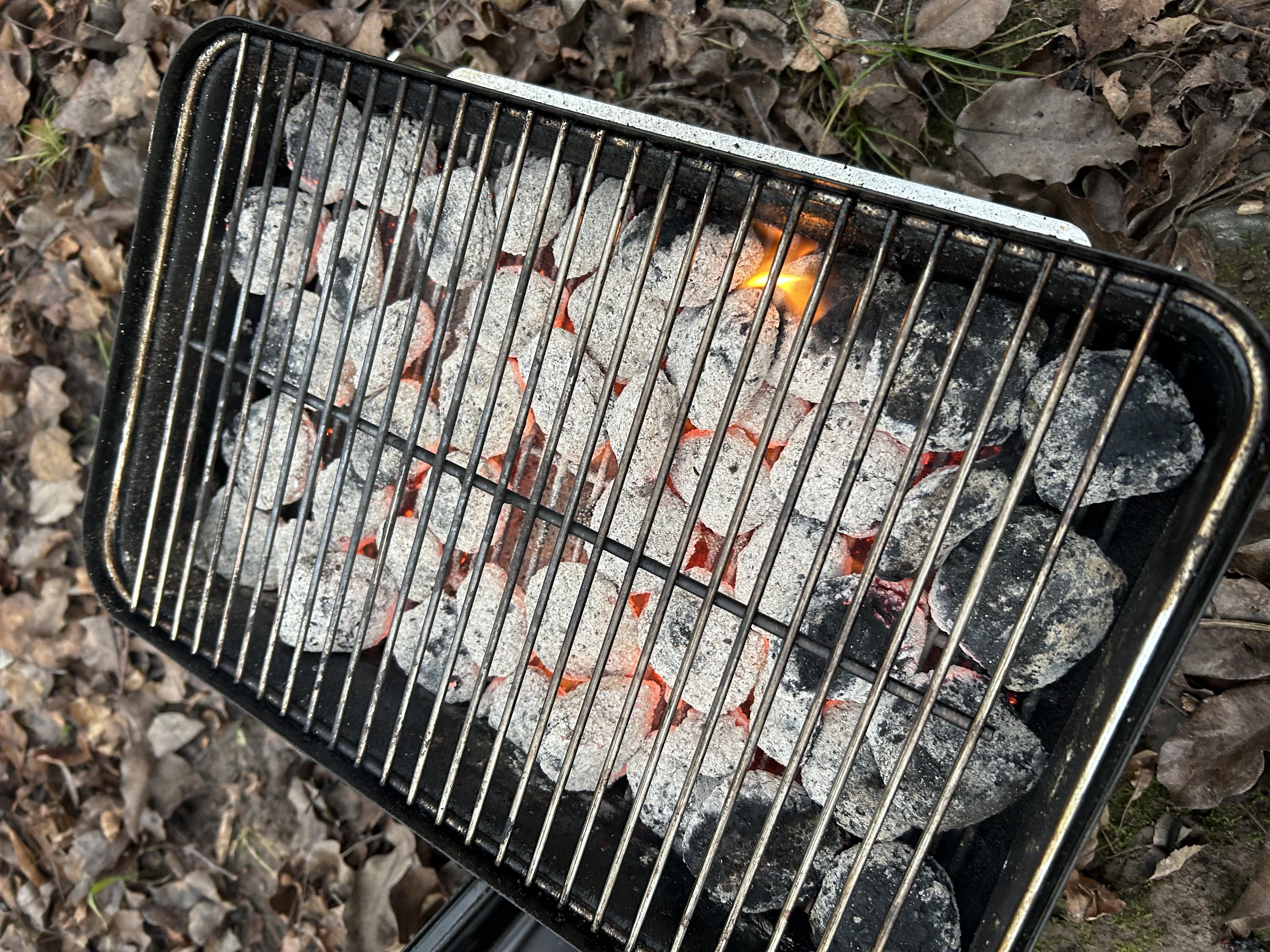 Гриль вугільний Weber Go-Anywhere 1131004 у реальних умовах використання від покупця Олексій.