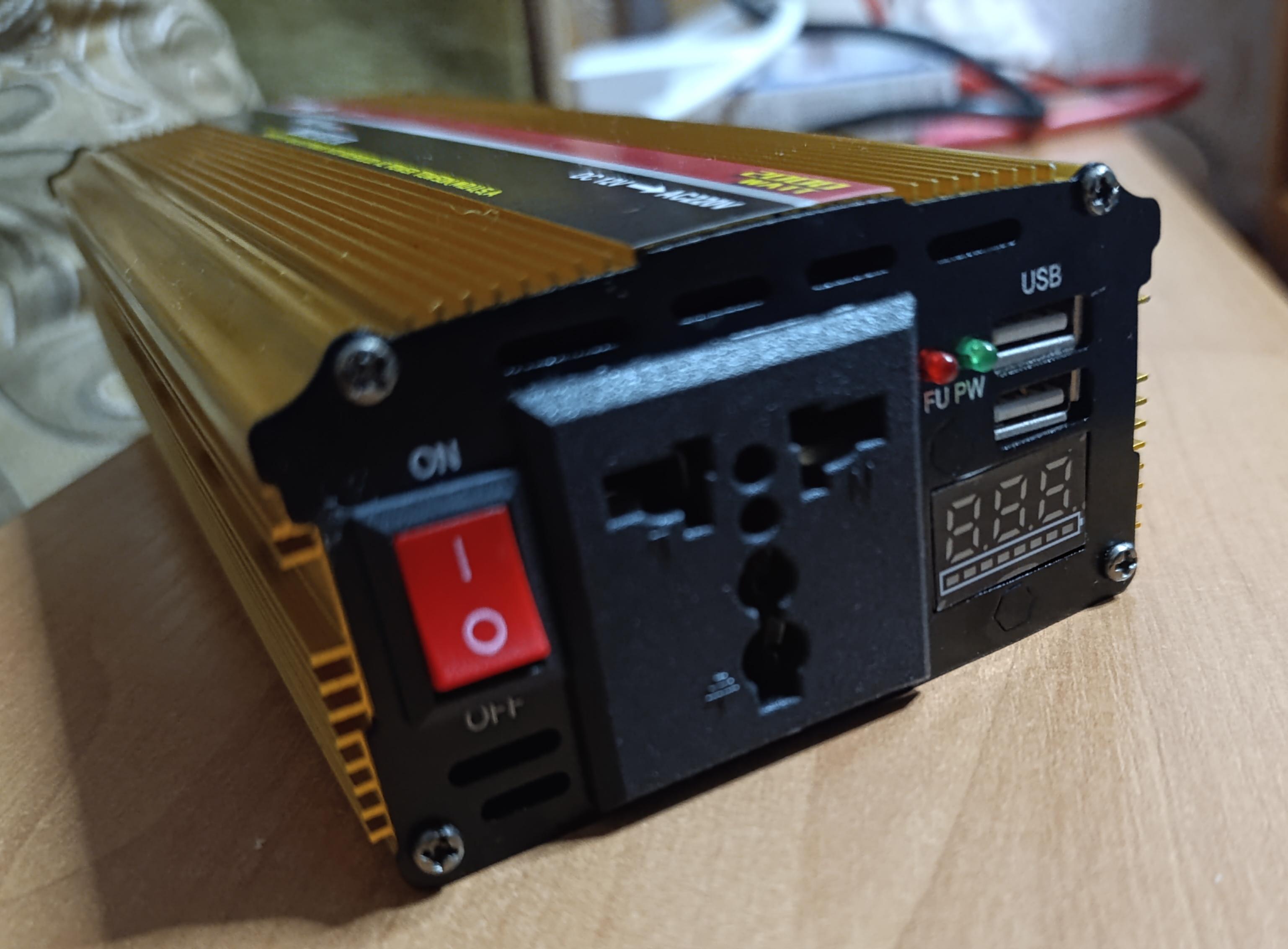 Фото: Преобразователь автомобильного тока UKC-2000D LCD 12 V 2000 W с экраном (4737345734), отправлено покупателем Євгеній Преобразователь автомобильного тока UKC-2000D LCD 12 V 2000 W с экраном (4737345734) в реальных условиях использования от покупателя Євгеній.