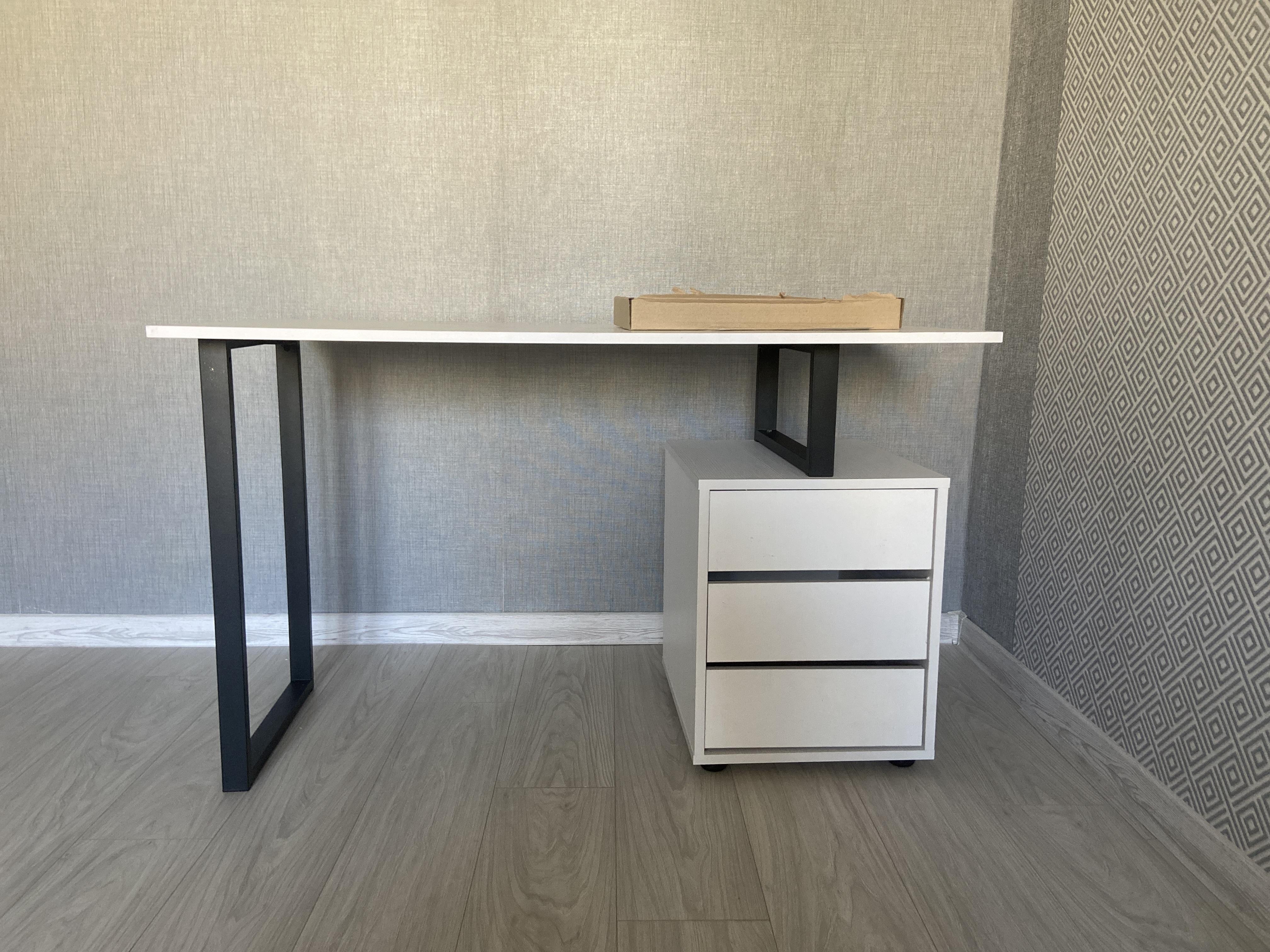 Стол письменный Лофт-2 бук в реальных условиях использования от пользователя Владислав.