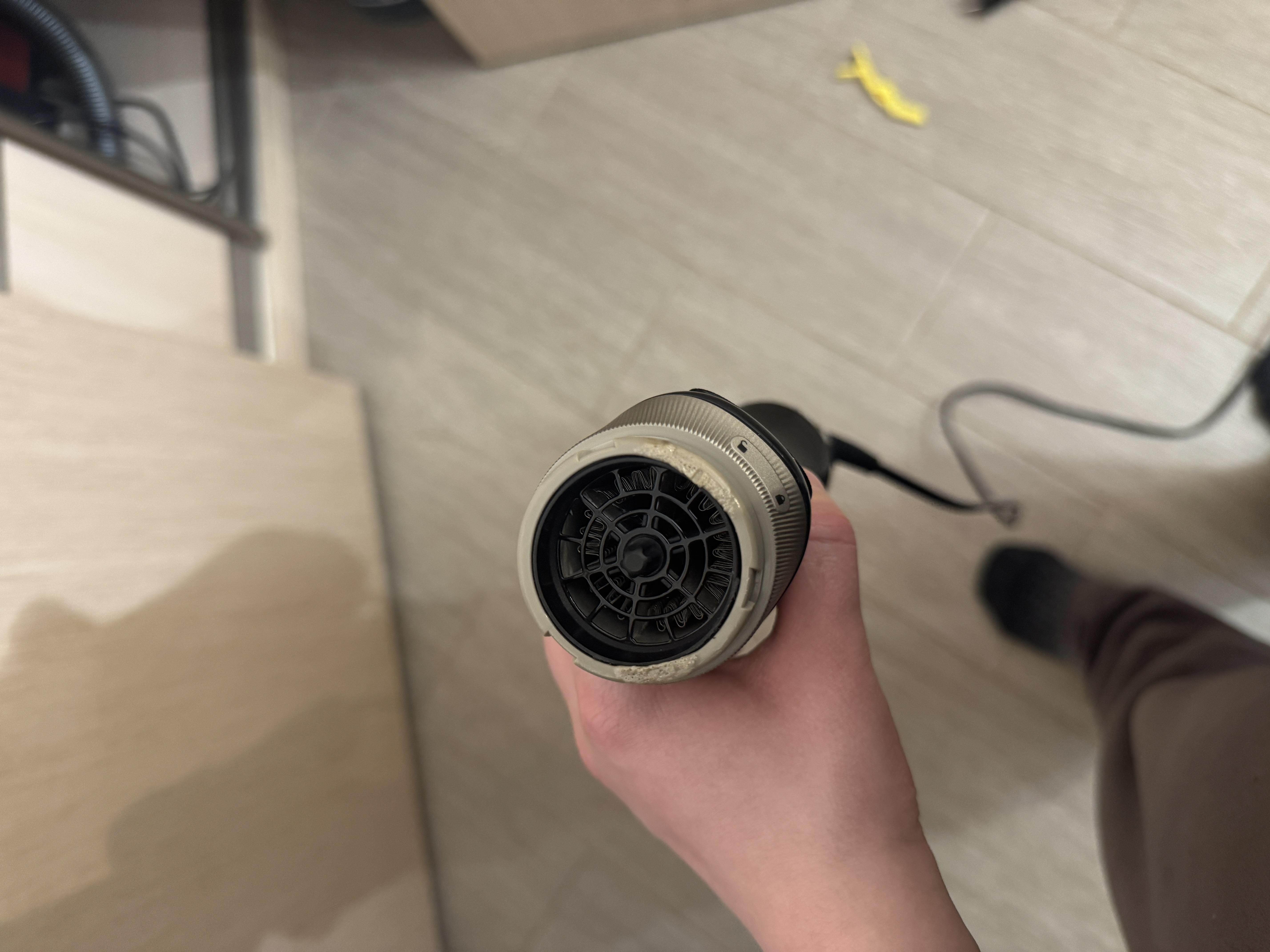 Фен-щітка Rowenta Renewal Brush Activ UB9540F0 у реальних умовах використання від покупця Артем.