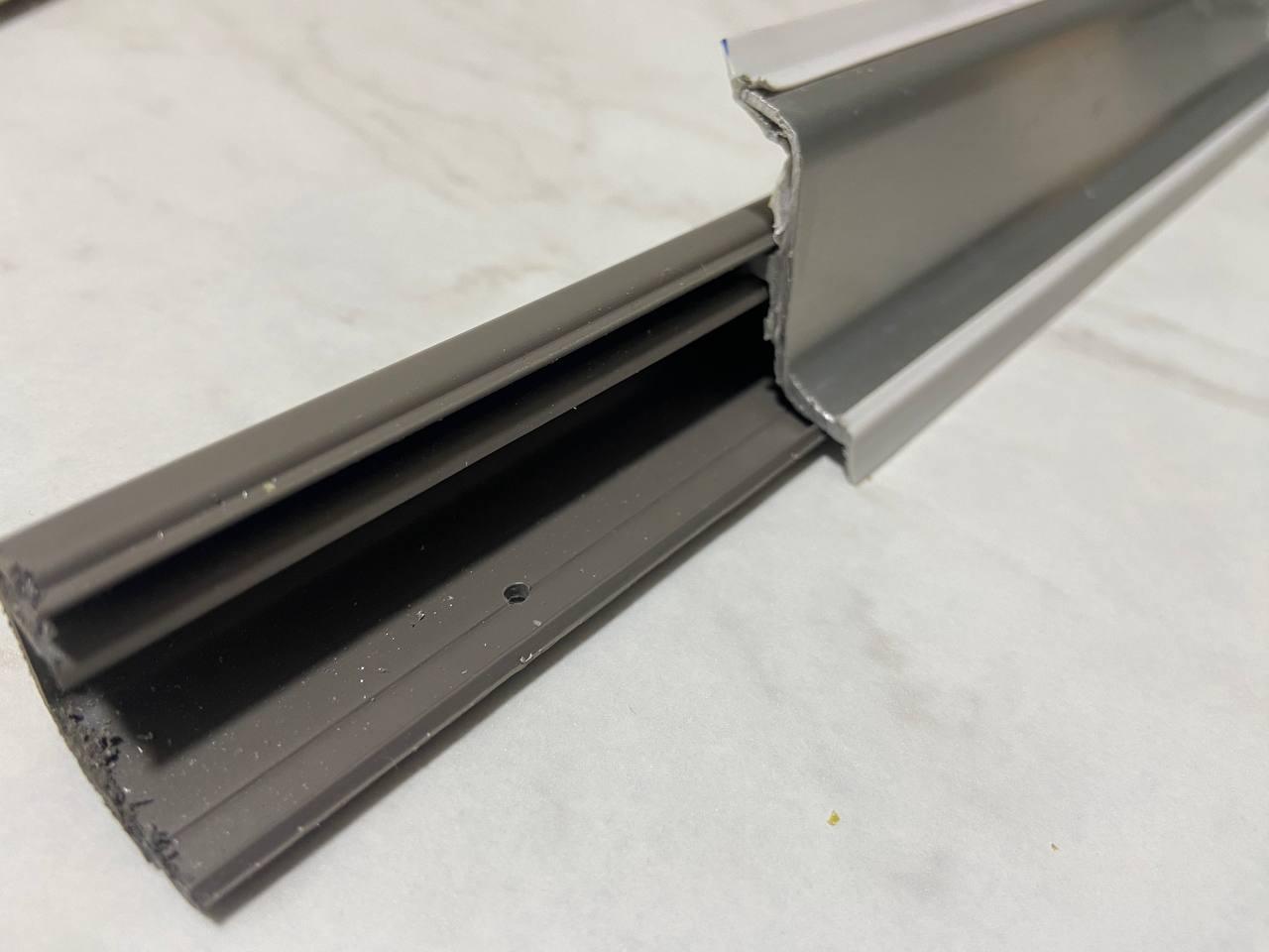 Плинтус REHAU Rauwalon 633602-022 5000x25 мм алюминий в реальных условиях использования от покупателя Юрій.