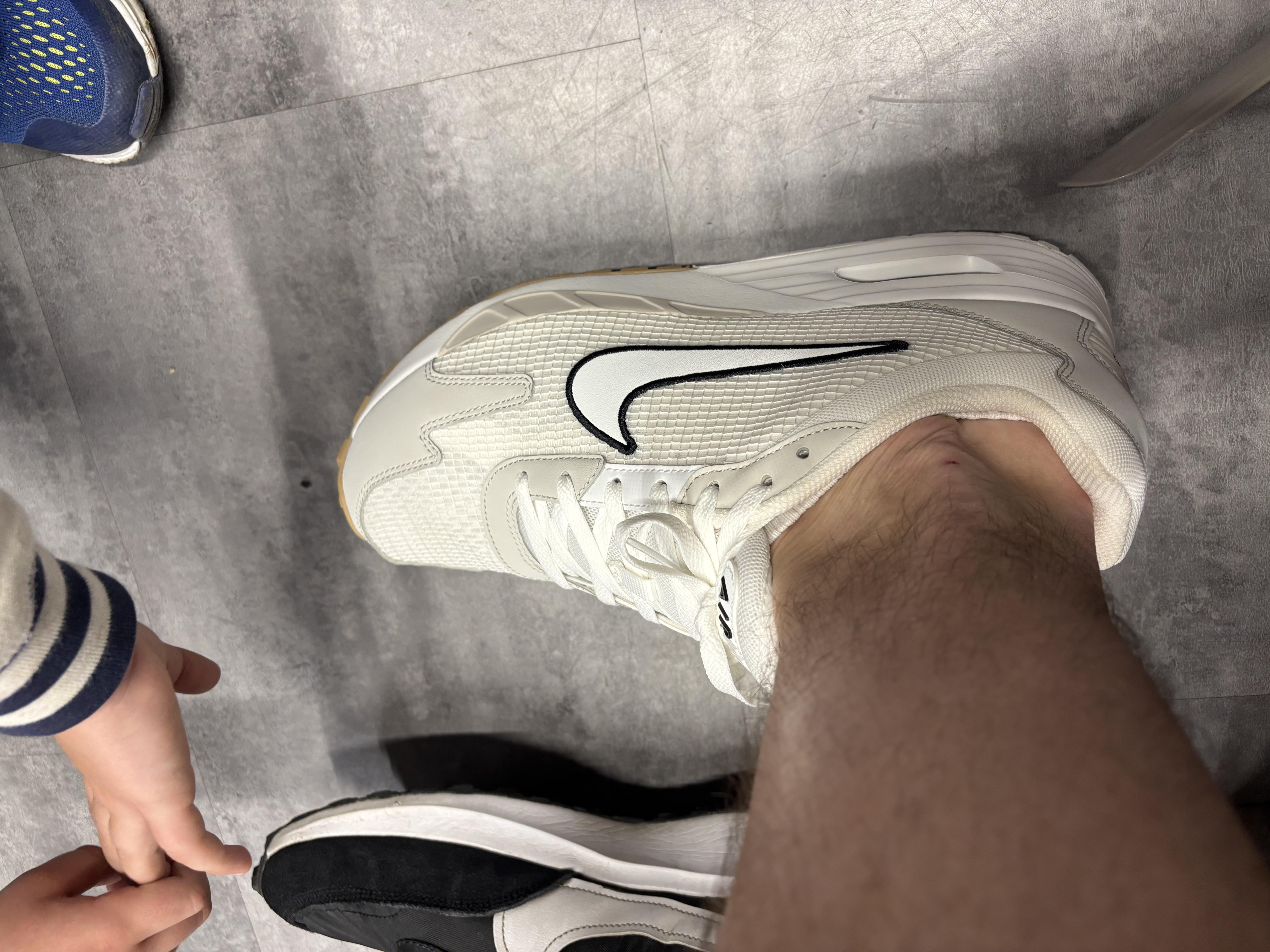 Кросівки чоловічі Nike AIR MAX SOLO DX3666-002 р.45,5 чорні у реальних умовах використання від користувача Сашко.