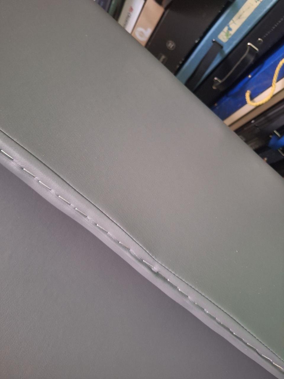 Диван офісний Tobi Sho Доран без підлокітників 1500x540x750 мм шкірзам Шампань (2207) у реальних умовах використання від користувача Анна.