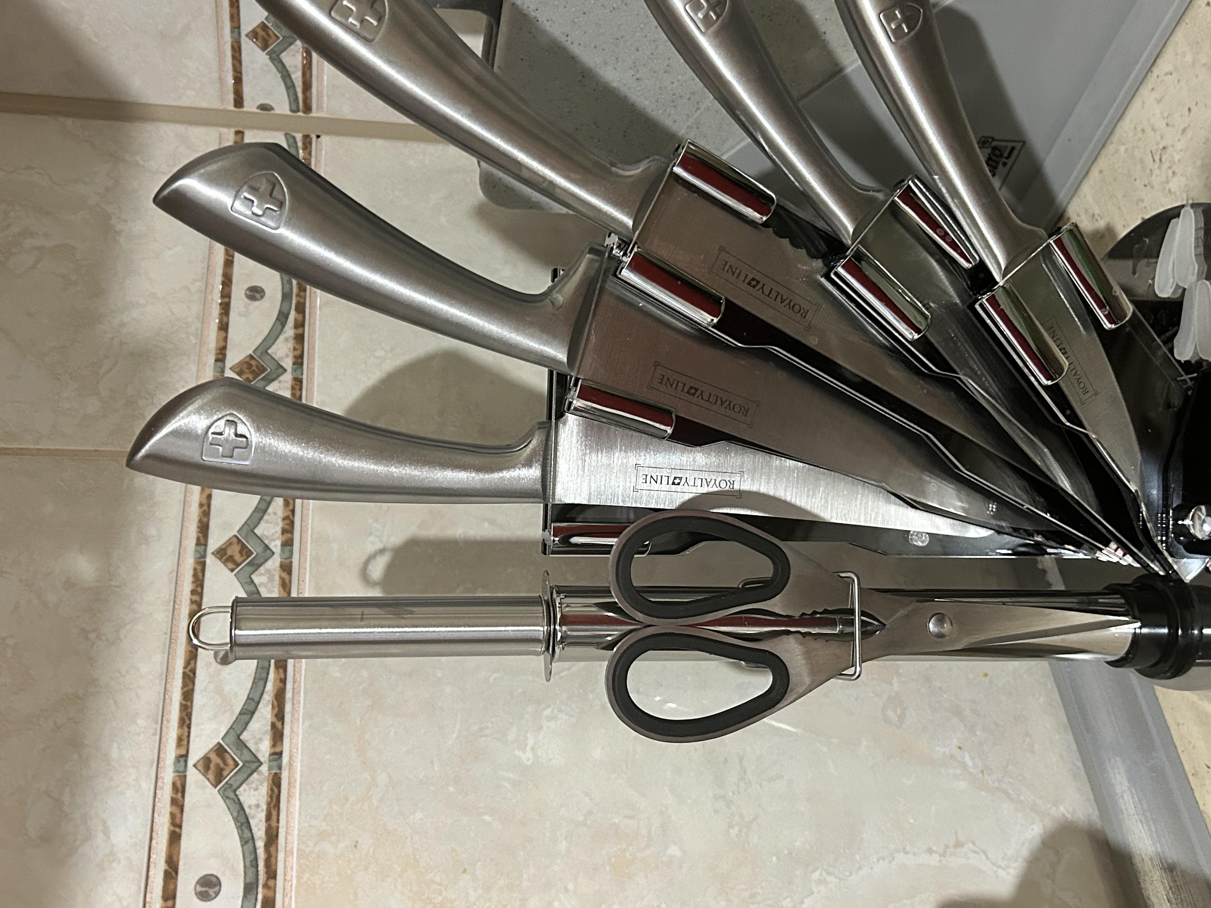 Фото: Набор ножей кухонных Royalty Line RL-KSS600 со стальным лезвием на подставке 8 пр. Silver, отправлено пользователем Софія Набор ножей кухонных Royalty Line RL-KSS600 со стальным лезвием на подставке 8 пр. Silver в реальных условиях использования от пользователя Софія.