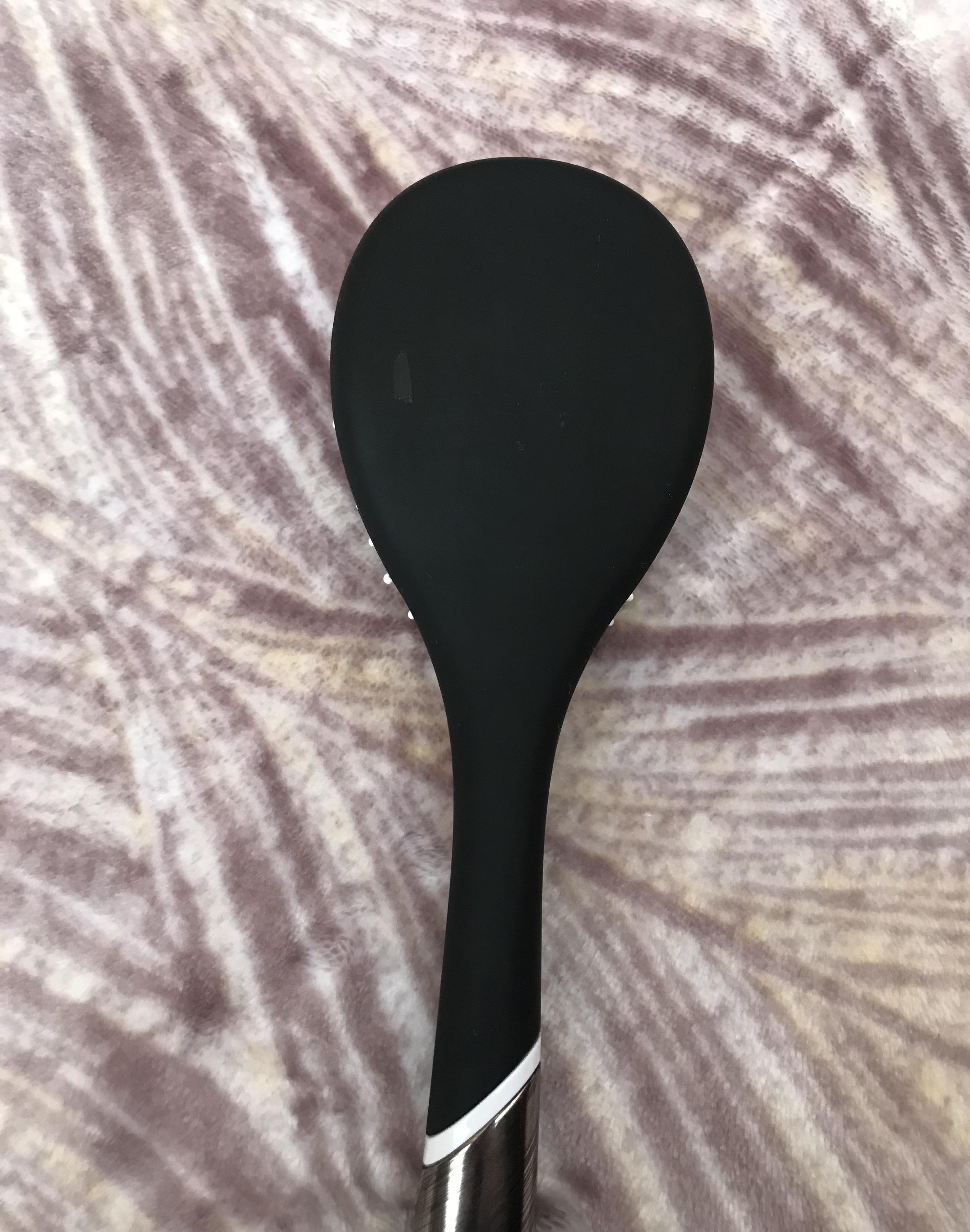 Щетка для волос KRAGO овальная маленькаяя Line br-ws-007 черный в реальных условиях использования от пользователя Надія.