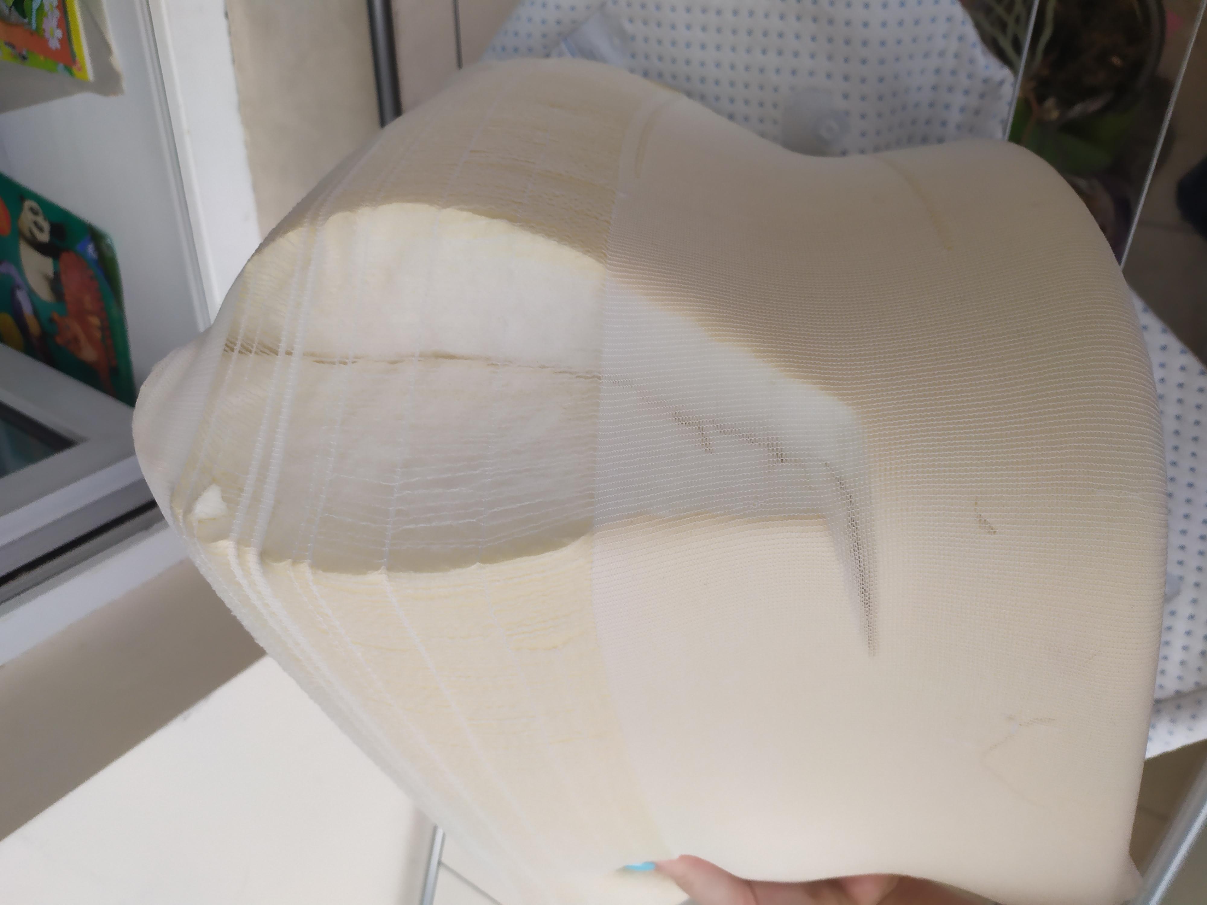 Фото: Подушка дитяча PAPAELLA MEMORY FOAM ортопедична анатомічна 47х30х8х5 см (11789), надіслане користувачем Вікторія Подушка дитяча PAPAELLA MEMORY FOAM ортопедична анатомічна 47х30х8х5 см (11789) у реальних умовах використання від користувача Вікторія.