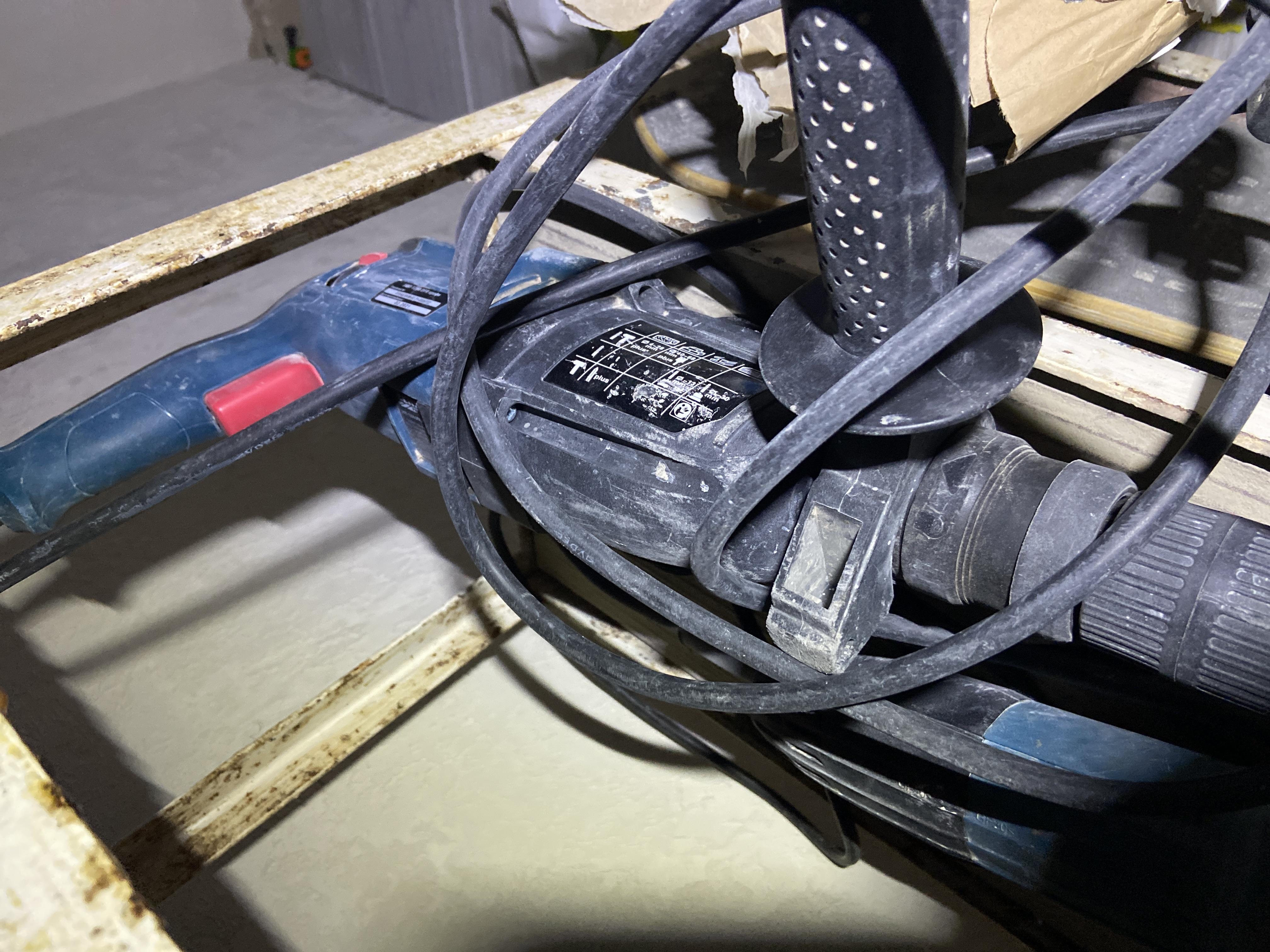 Фото: Перфоратор Зеніт ЗПП-1250 DFR профи 842411, отправлено покупателем Олександр Перфоратор Зеніт ЗПП-1250 DFR профи 842411 в реальных условиях использования от покупателя Олександр.