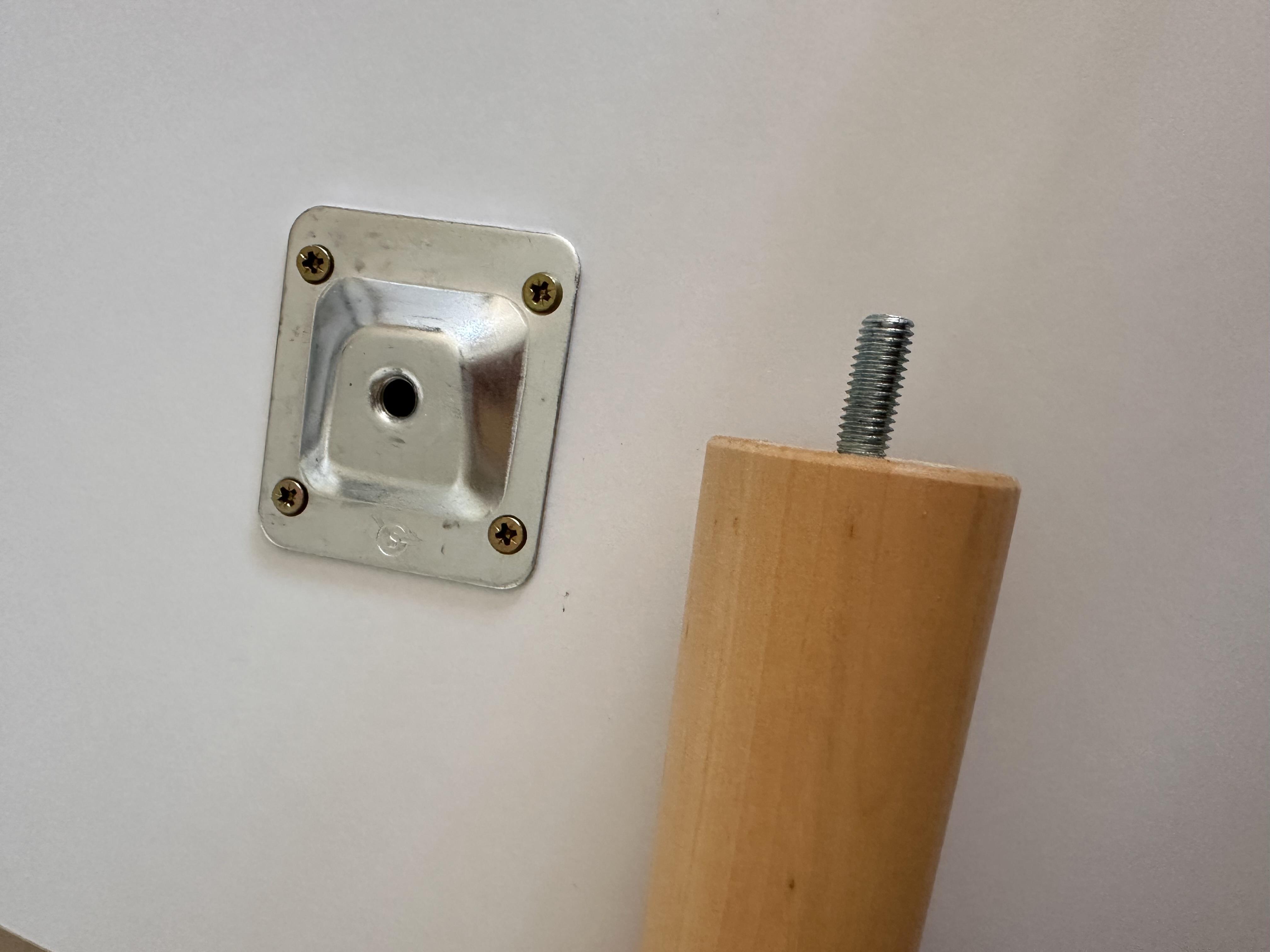 Стол обеденный круглый Сэт-3 Неман дерево/ЛДСП 680х680 мм Дуб сонома/Ольха в реальных условиях использования от покупателя Марина.