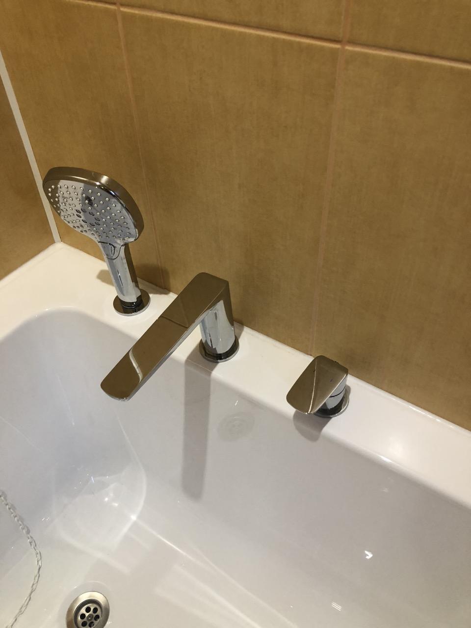 Фото: Змішувач на борт ванни Excellent Clever 2.0 Хром (AREX.4134СR), надіслане користувачем Оксана Змішувач на борт ванни Excellent Clever 2.0 Хром (AREX.4134СR) у реальних умовах використання від користувача Оксана.